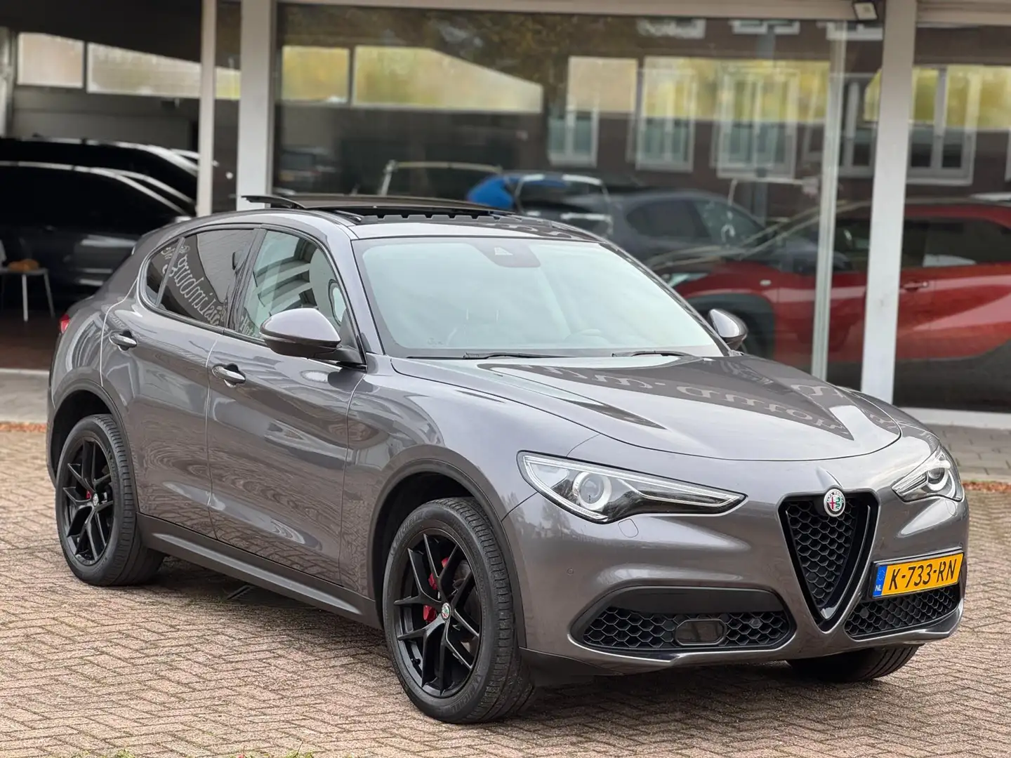 Alfa Romeo Stelvio 2.0 T AWD First Edition|Pano|Leer|Camera|Sublieme Grijs - 2