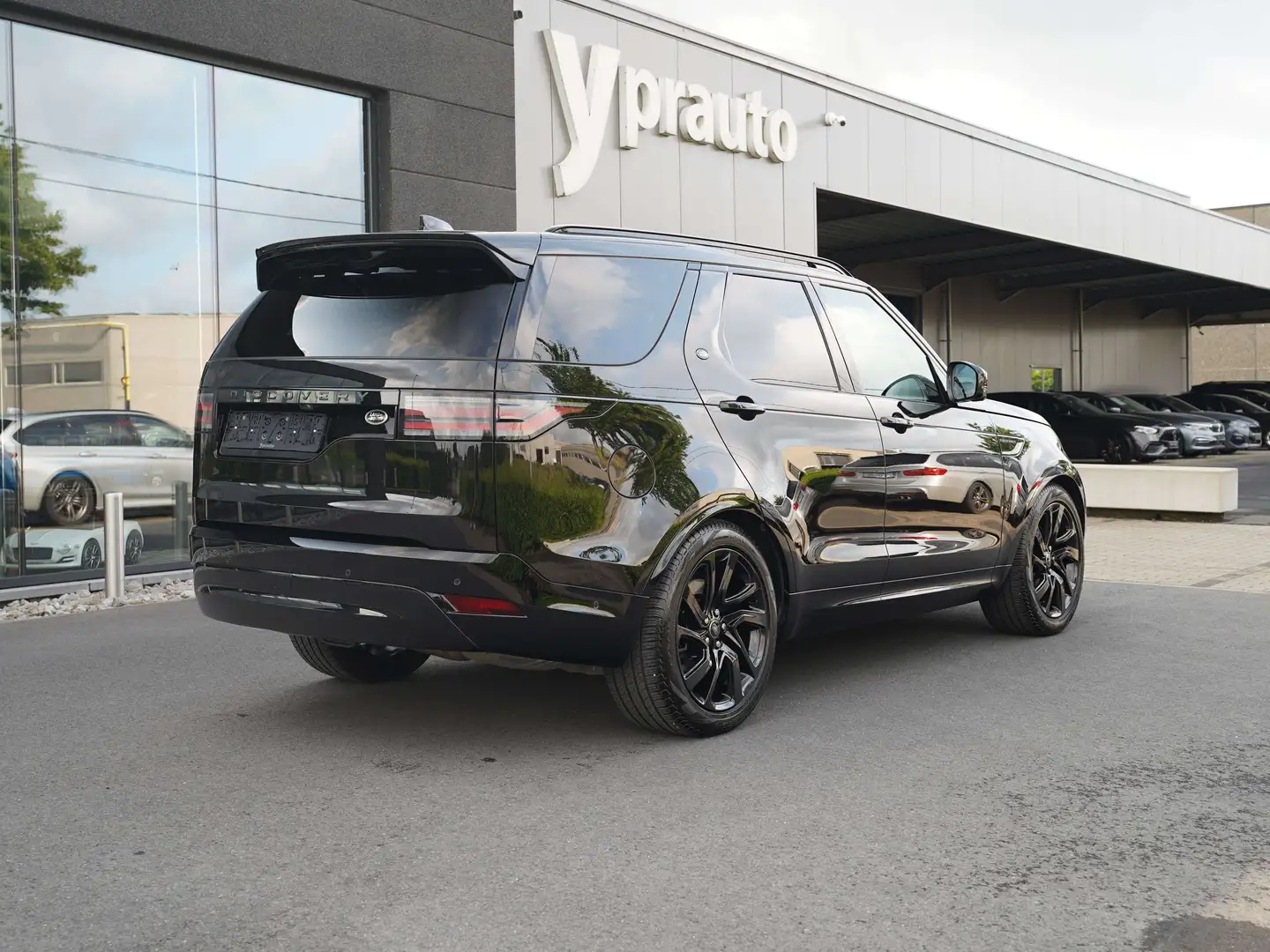 Land Rover Discovery D250 AWD R-Dynamic 7seat Panorama 360 ACC Trekhaak Noir - 2