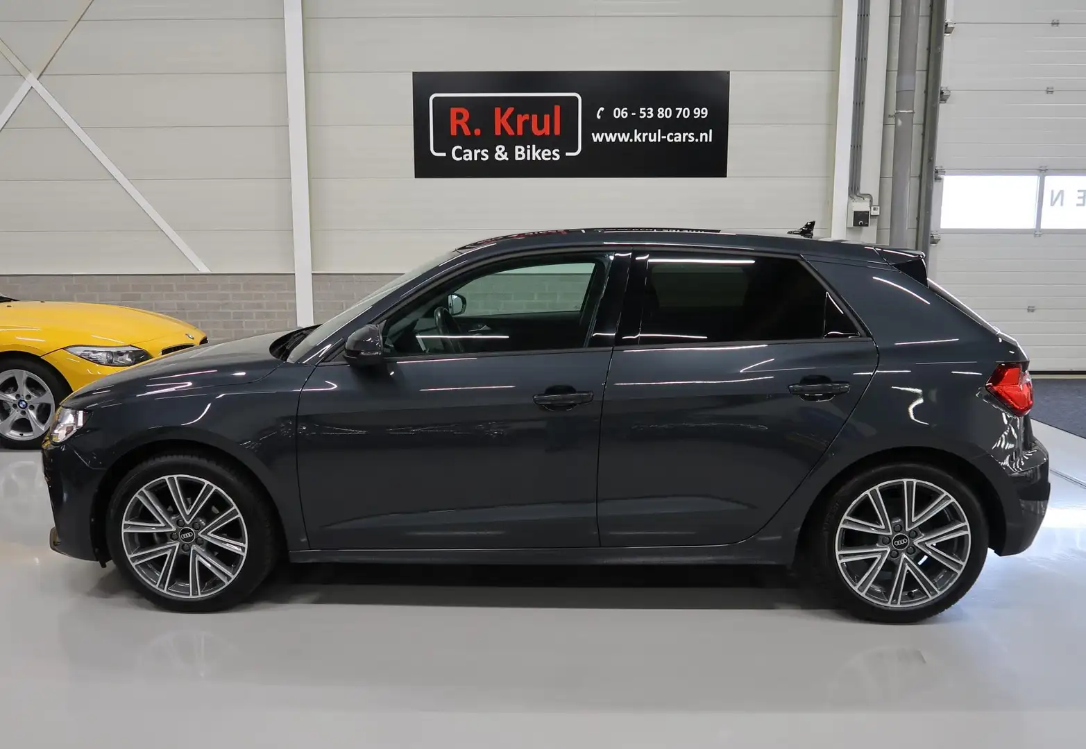 Audi A1 Sportback 25 TFSI Advanced edition Automaat Airco- Grijs - 2