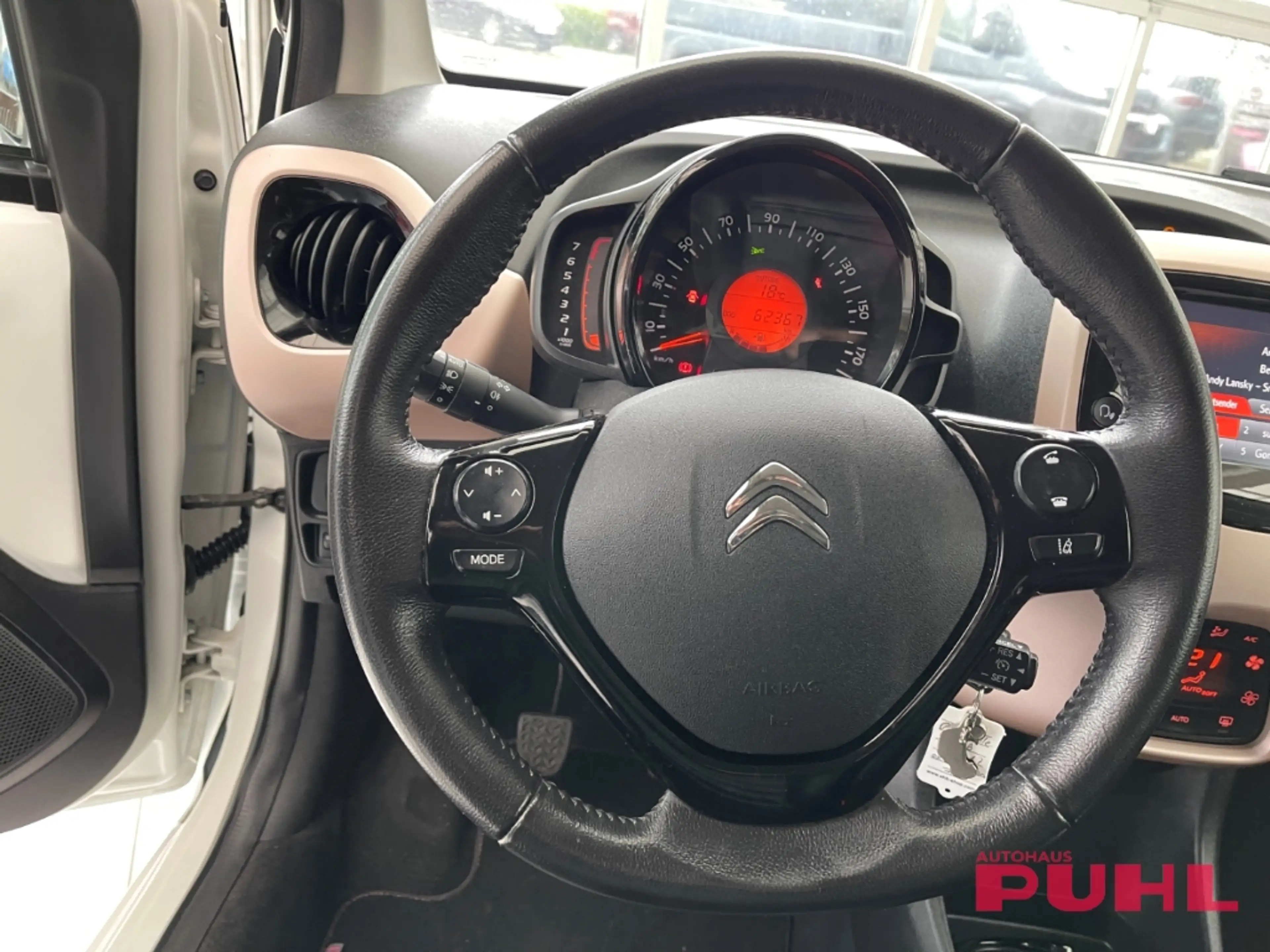 Citroen C1 Elle Klimaauto.DAB Sitzheizung,Car Play, Spurhalt. — photo 8
