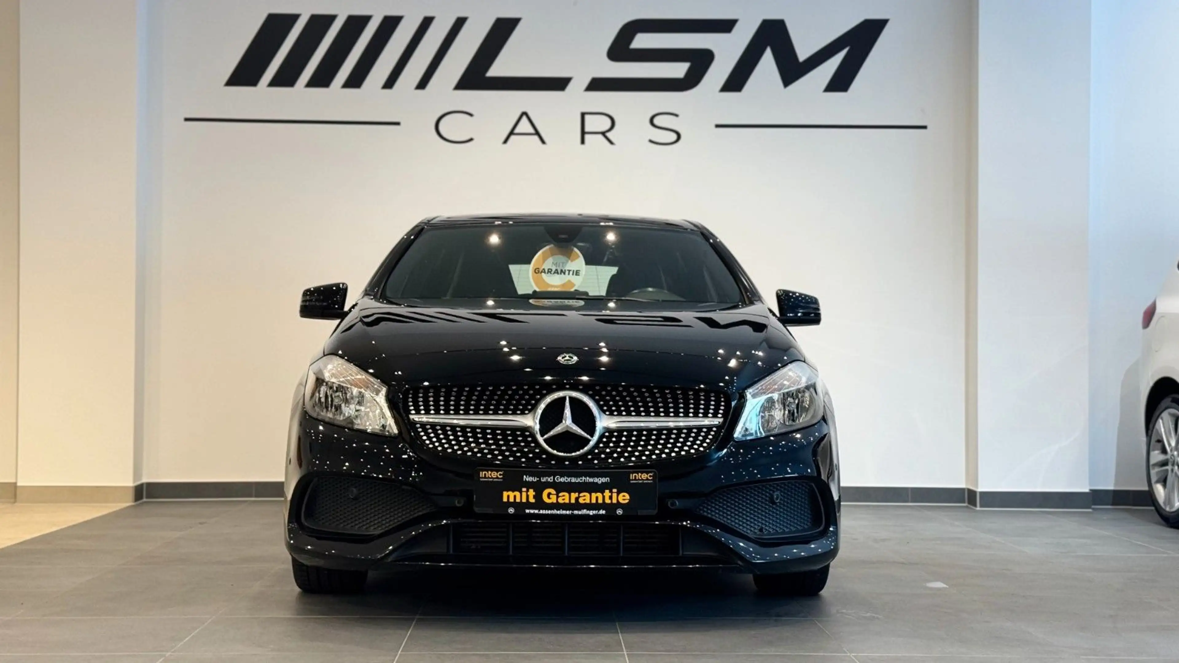 Mercedes-Benz A 180 Automatik AMG-LINE NAVI PDC TEMP SHZ BLTH — photo 2