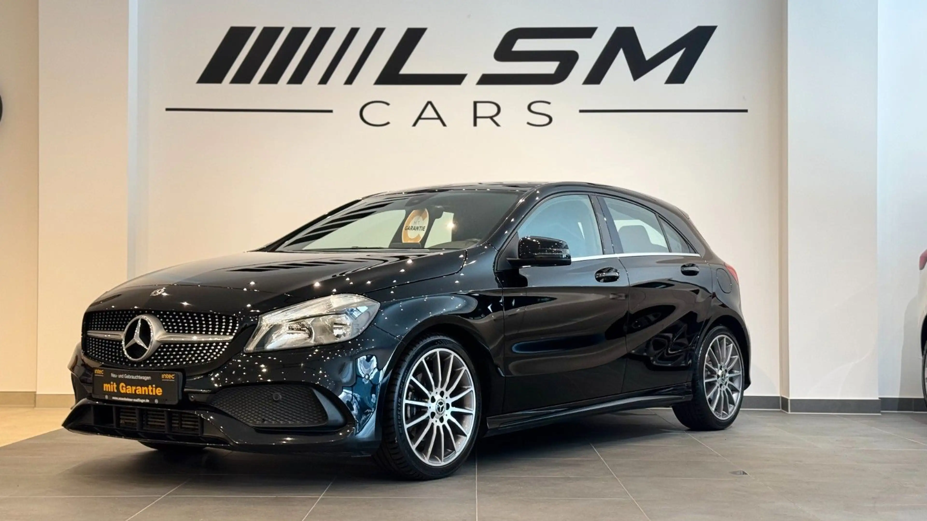 Mercedes-Benz A 180 Automatik AMG-LINE NAVI PDC TEMP SHZ BLTH — photo 3