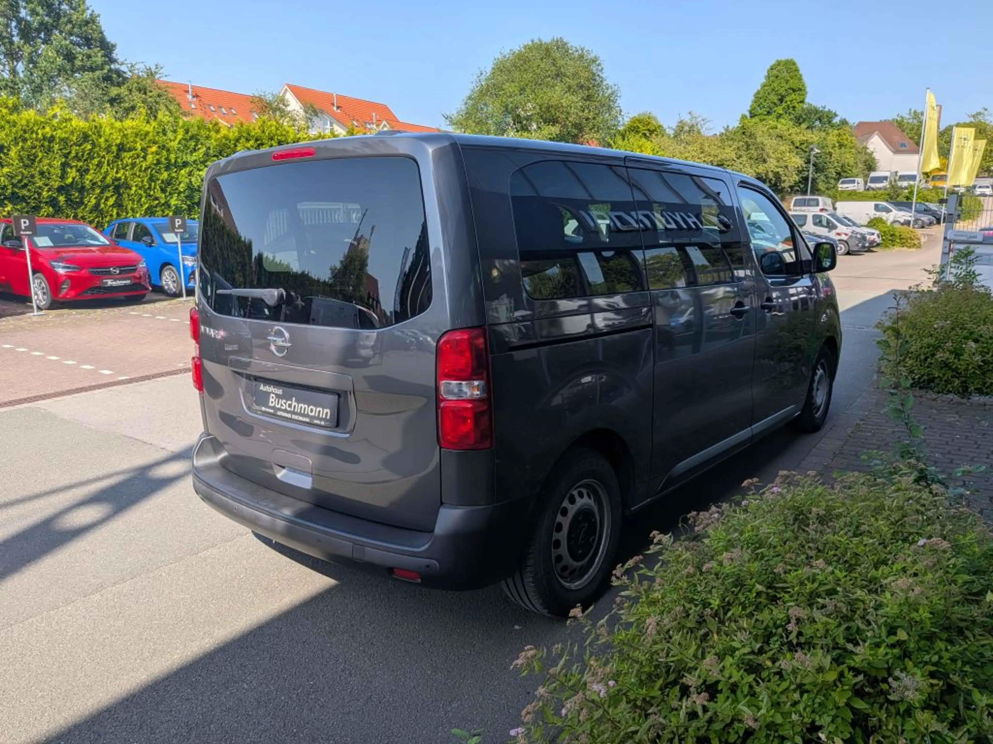 Opel Zafira Life 1.5 D M Selection — photo 4