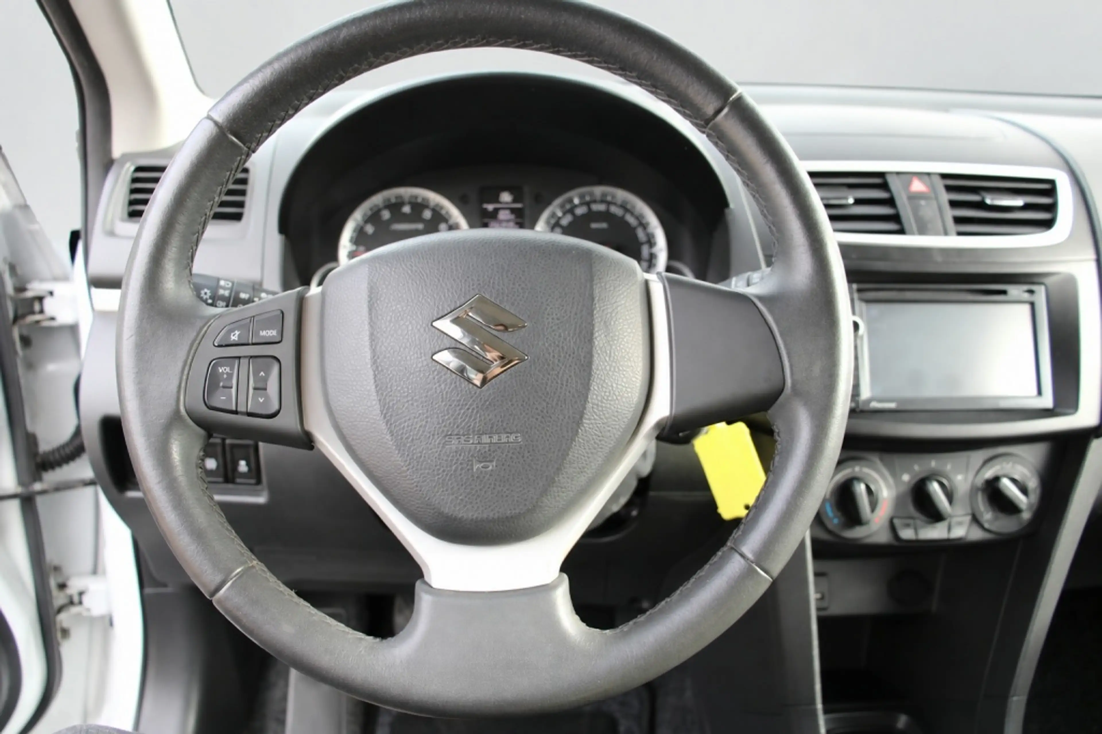 Suzuki Swift 1.2 Comfort EASSS — photo 14