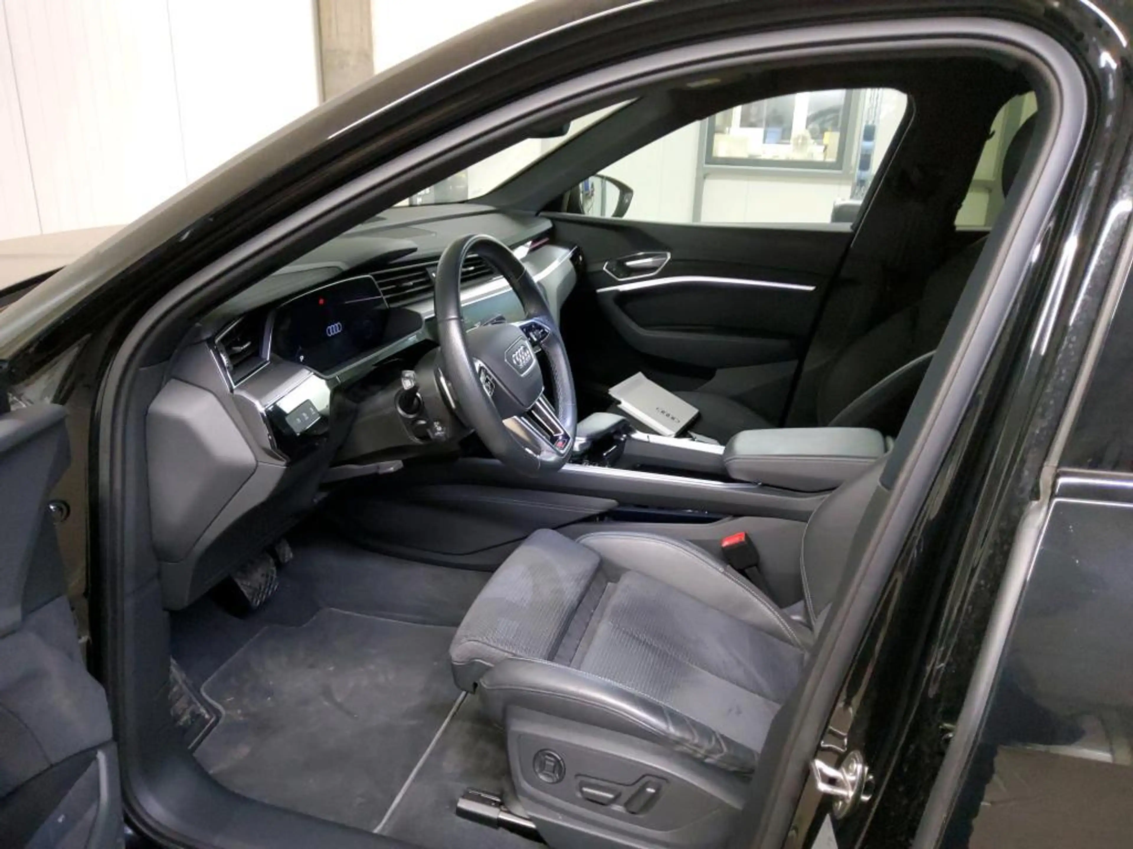 Audi e-tron SPORTBACK 50 Q S LINE BLACK ACC/HuD/KAM. — photo 11