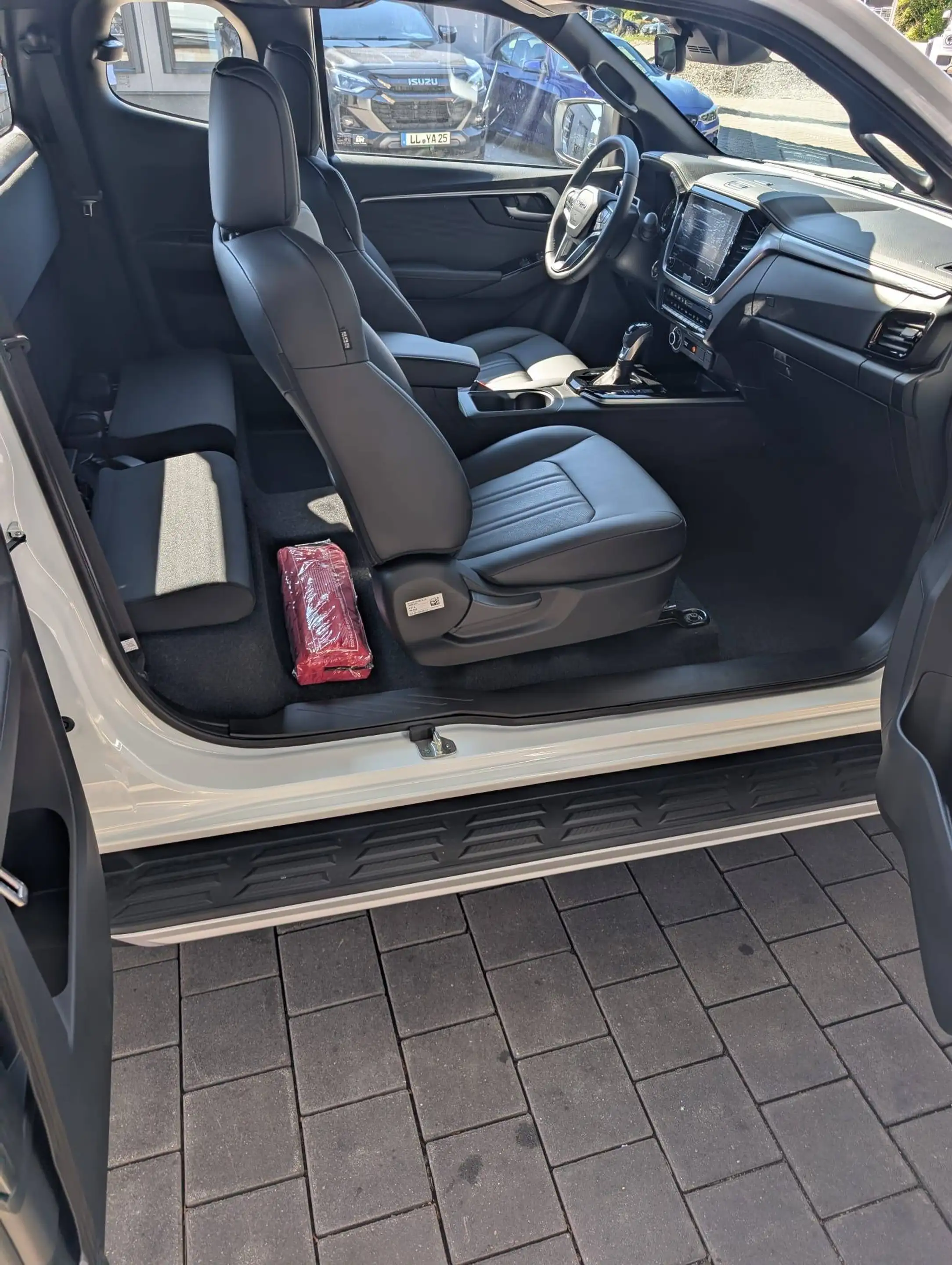 Isuzu D-Max Single Cab 4WD LSE Allrad LED — photo 15