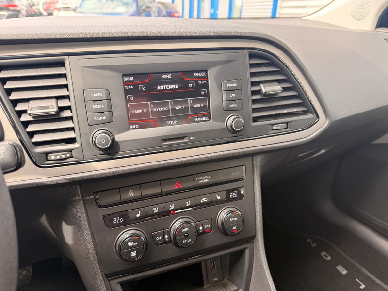 SEAT Leon 1.0 TSI *NUR 70.232 KM*TEMPOMAT*PDC*SZH* — photo 10