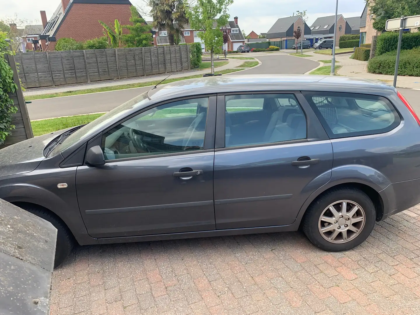 Ford Focus Focus Turnier 1.6 TDCi Titanium Gris - 2