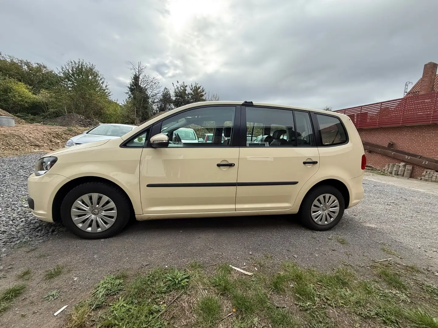 Volkswagen Touran Comfortline Gelb - 2