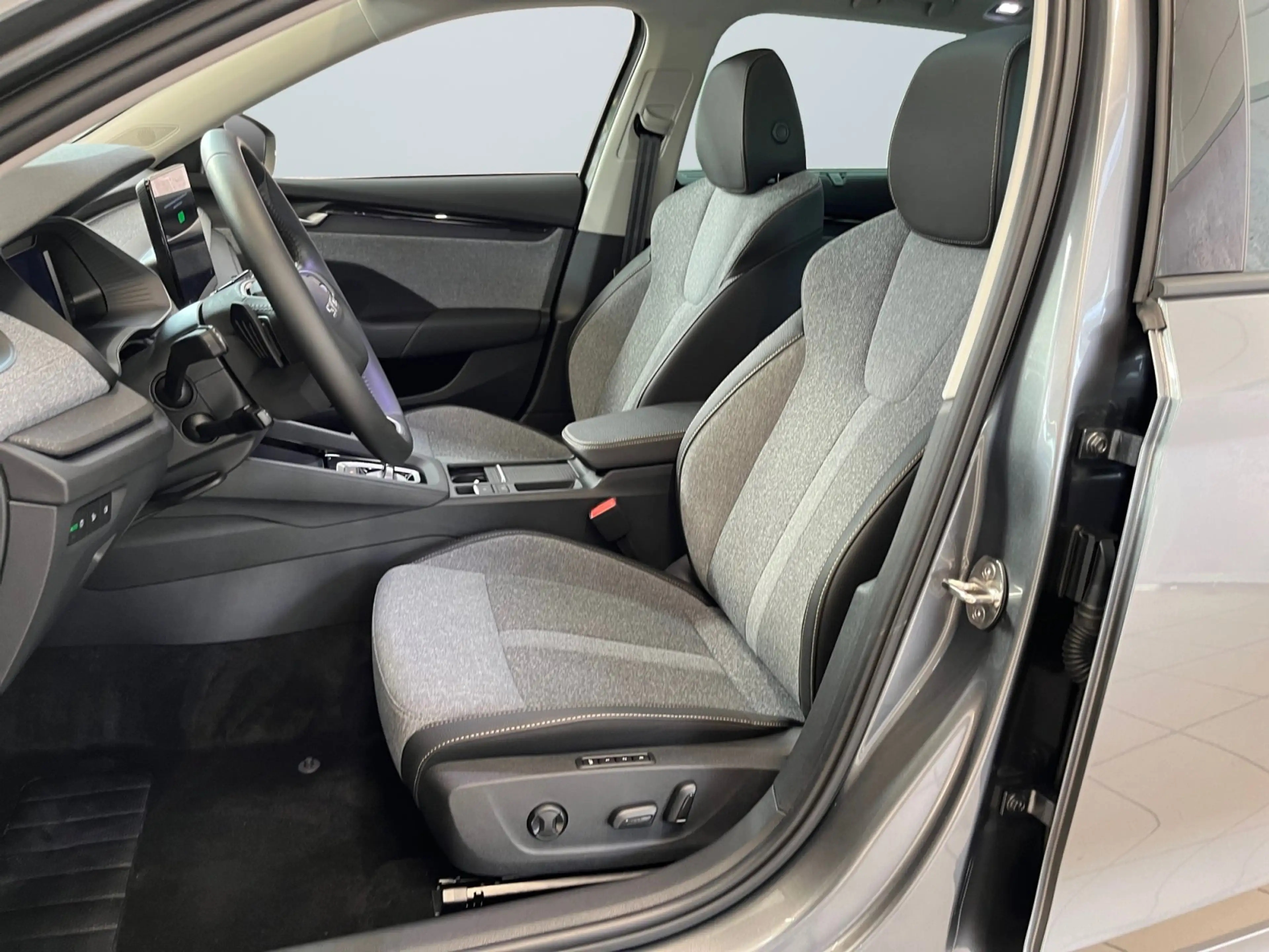 Skoda Octavia Combi Tour 2.0 TDI DSG Standheiz. MATRIX — photo 9