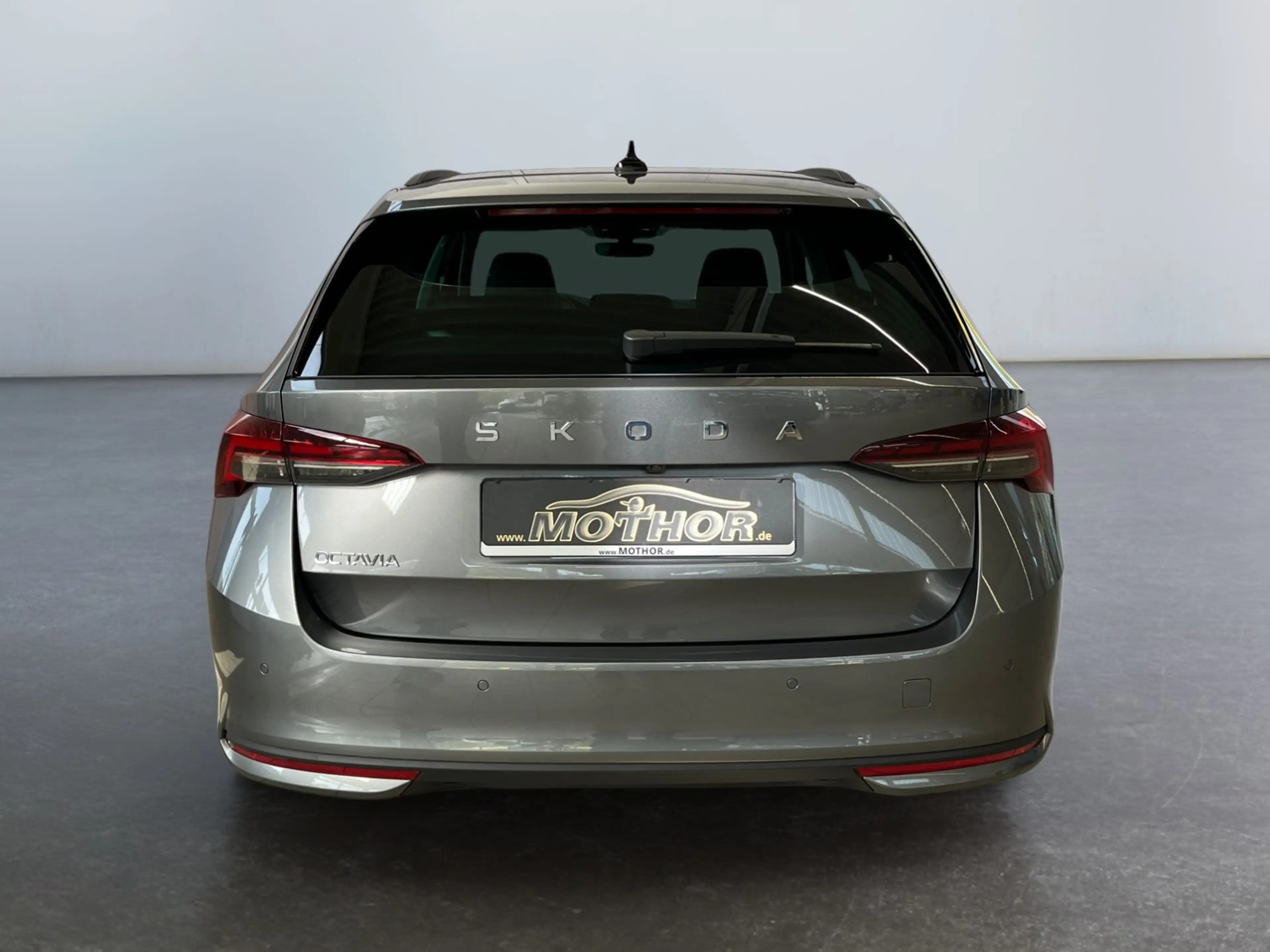 Skoda Octavia Combi Tour 2.0 TDI DSG Standheiz. MATRIX — photo 7
