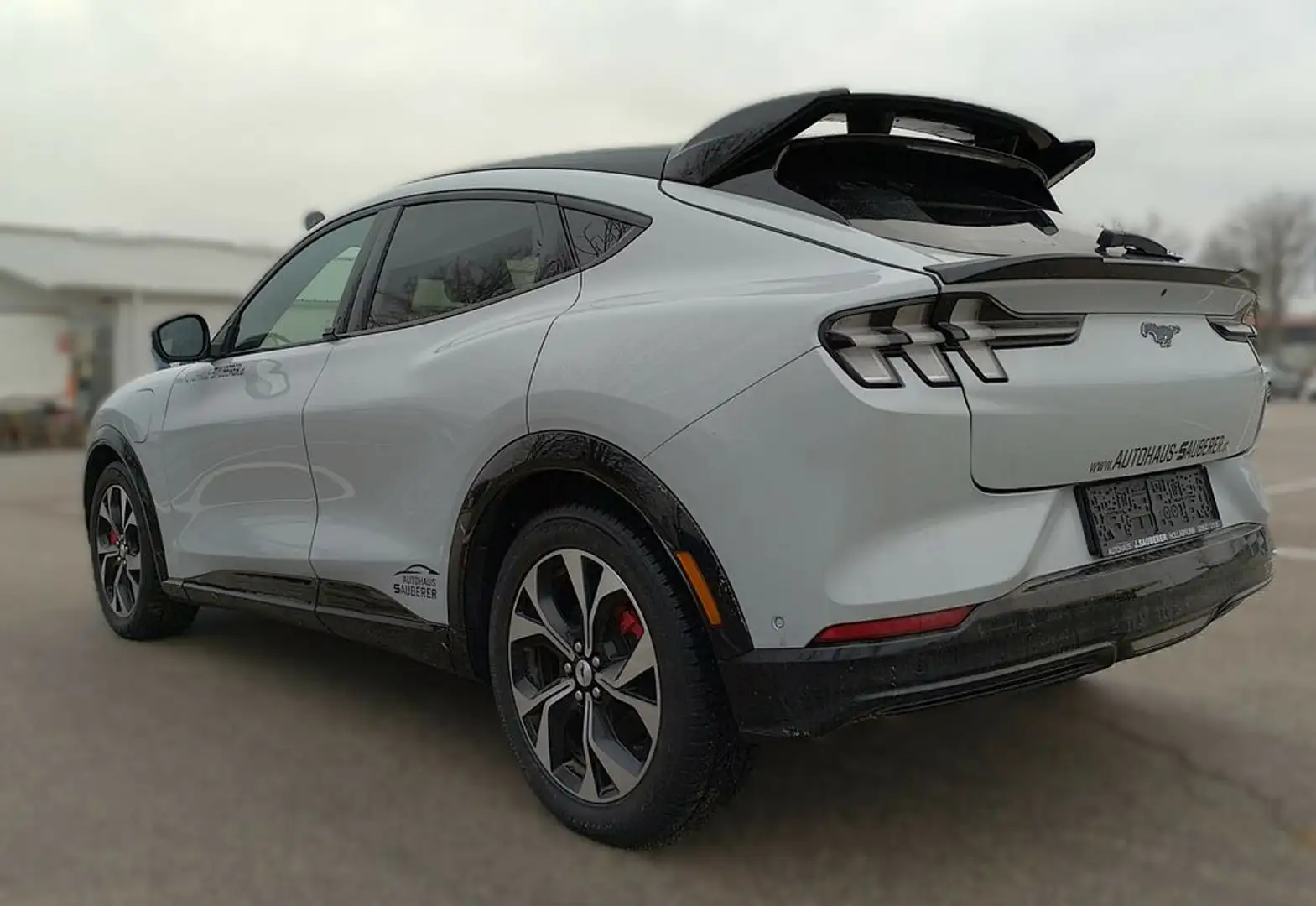Ford Mustang Mach-E *Premium* 91 kWh I AWD I Weiß - 2