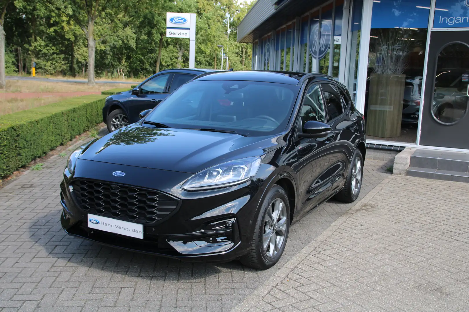 Ford Kuga 1.5 EcoBoost 150 PK ST-Line X Trekgewicht 1800 kg Zwart - 2