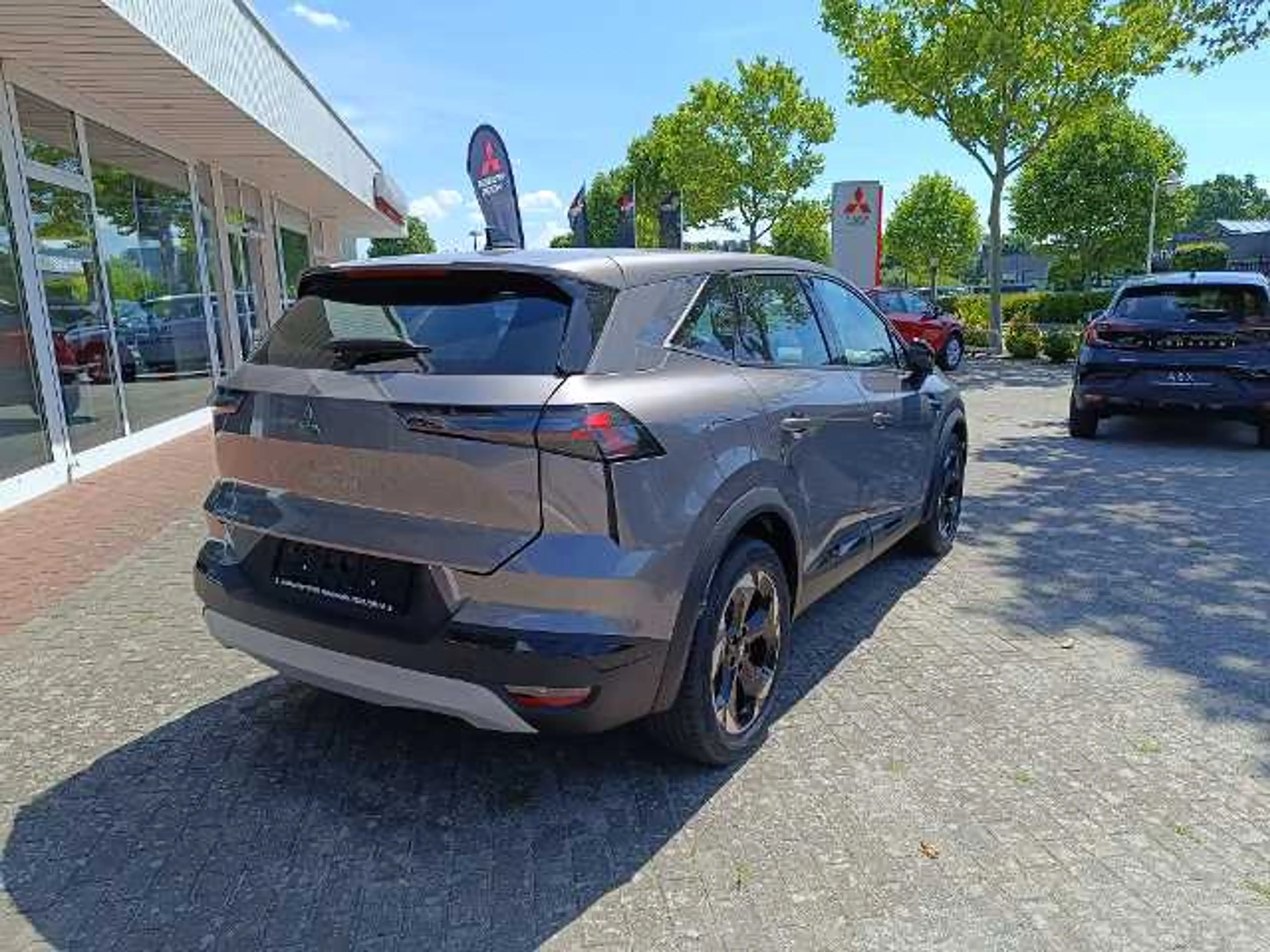 Mitsubishi Grandis Diamant PLUS 1.3 T-Benziner 7-DCT — photo 3