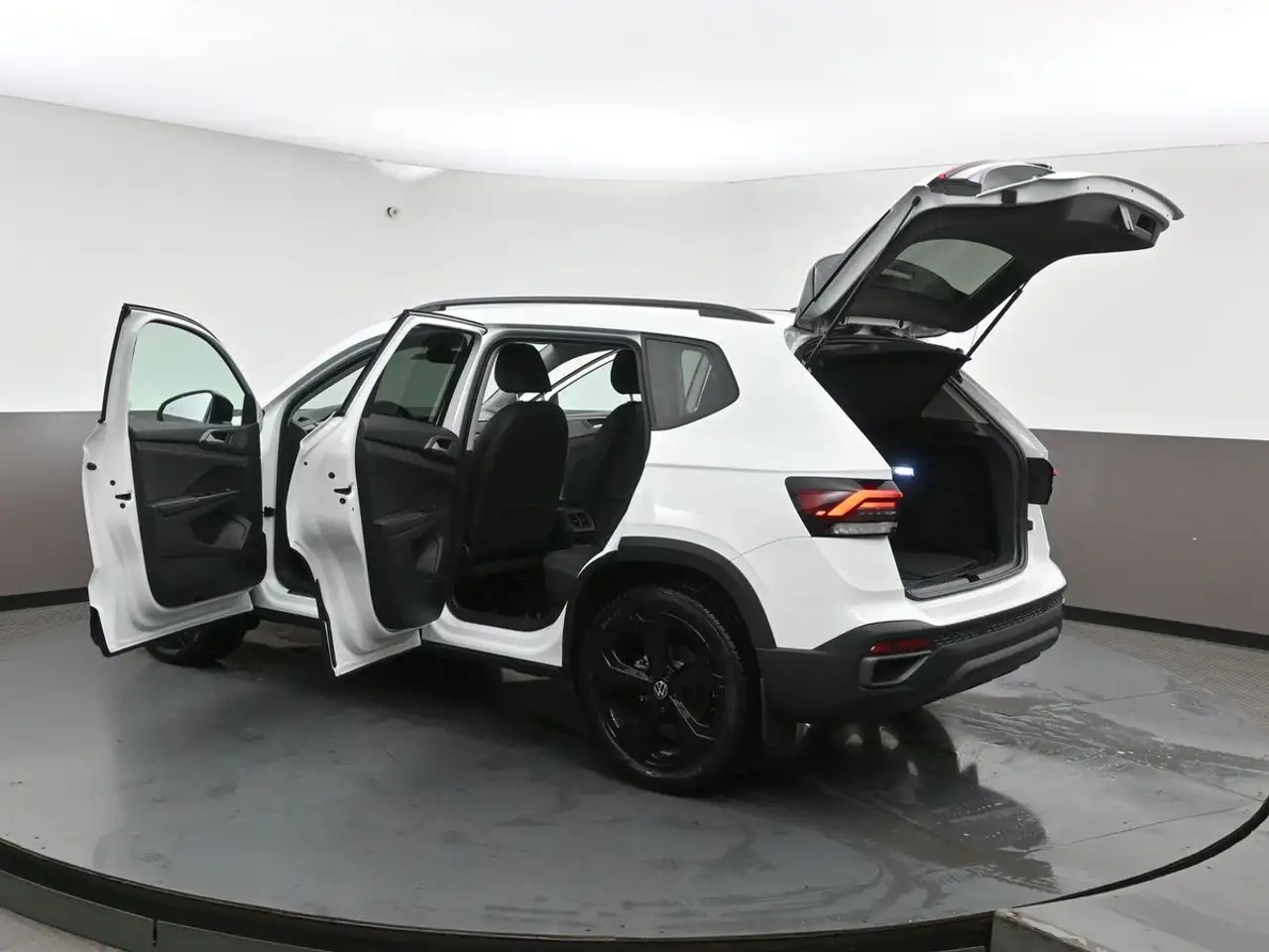 Volkswagen Taos снимка Volkswagen Taos