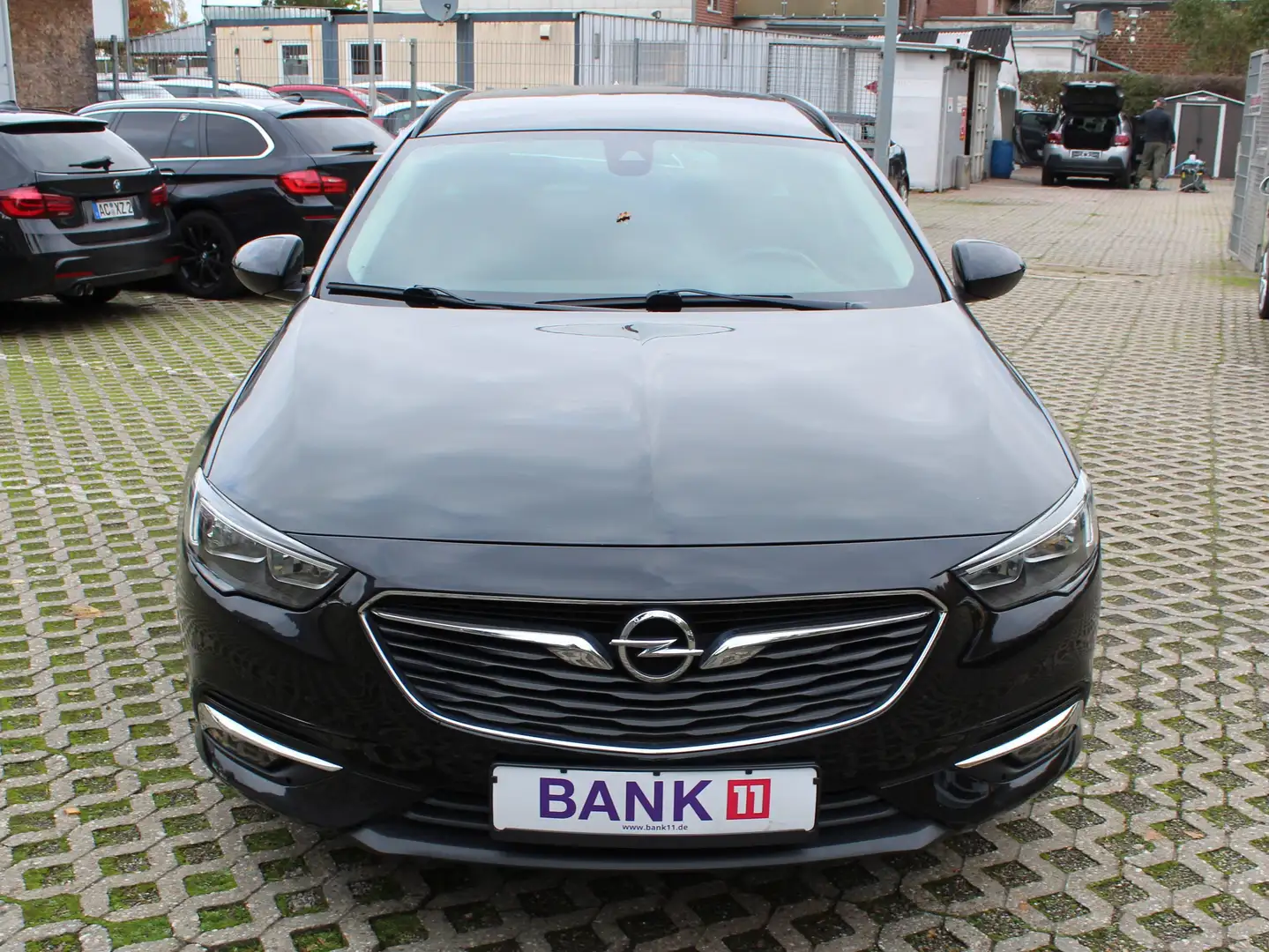 Opel Insignia Insignia Sports Tourer 1,5i/NAVI/PARKASSITENT Schwarz - 2