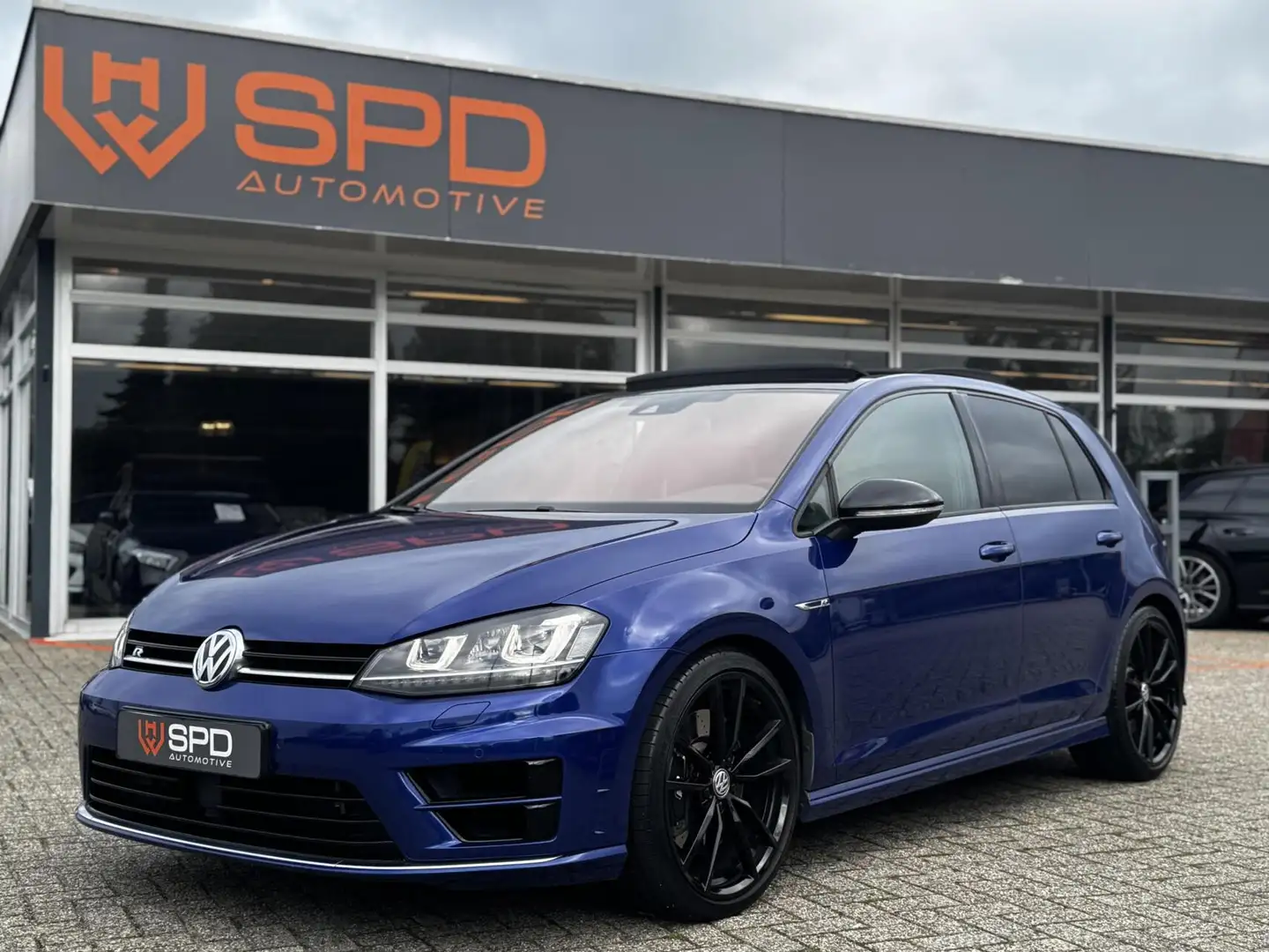 Volkswagen Golf 2.0 TSI R 4Motion|Dyn|DCC|ACC|19''|Pano|Leer Blauw - 1