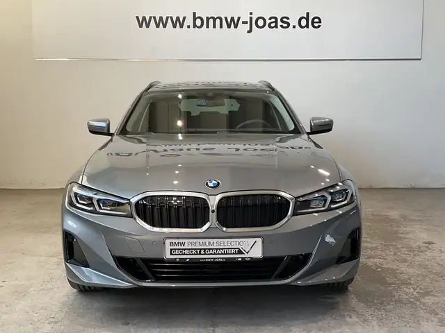BMW 3 Series view 2