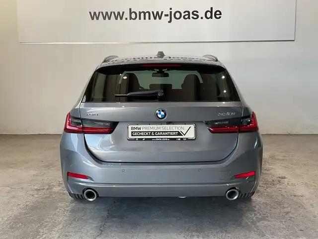 BMW 3 Series view 11
