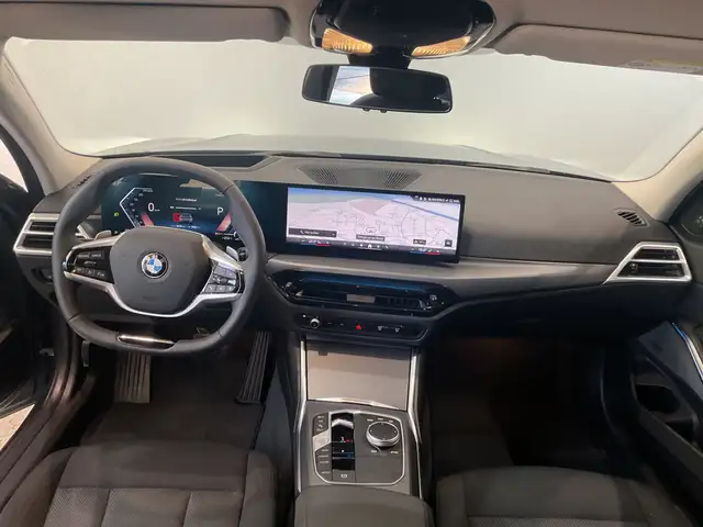 BMW 3 Series view 3