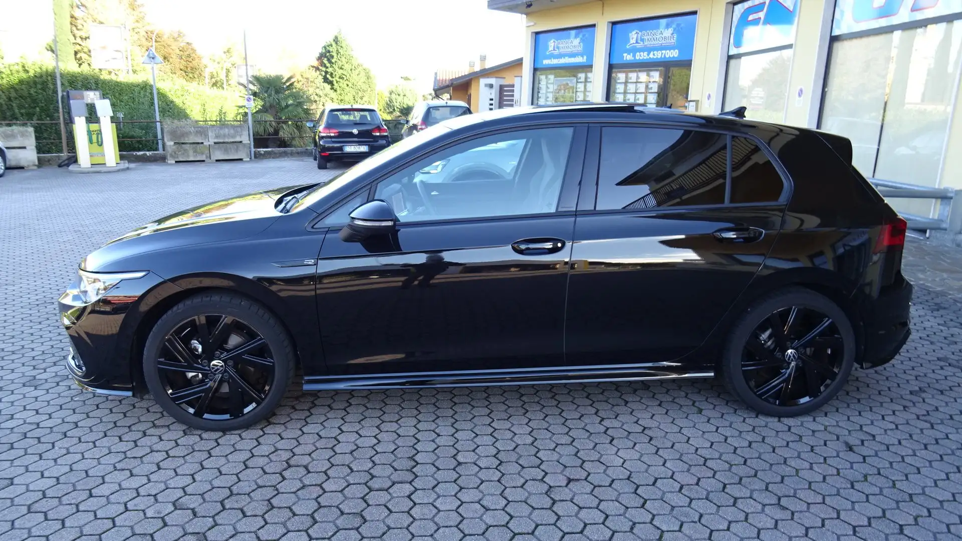 Volkswagen Golf 1.5 eTsi Dsg R-Line-IQ Light-Tetto- Garanzia 2029 Nero - 1