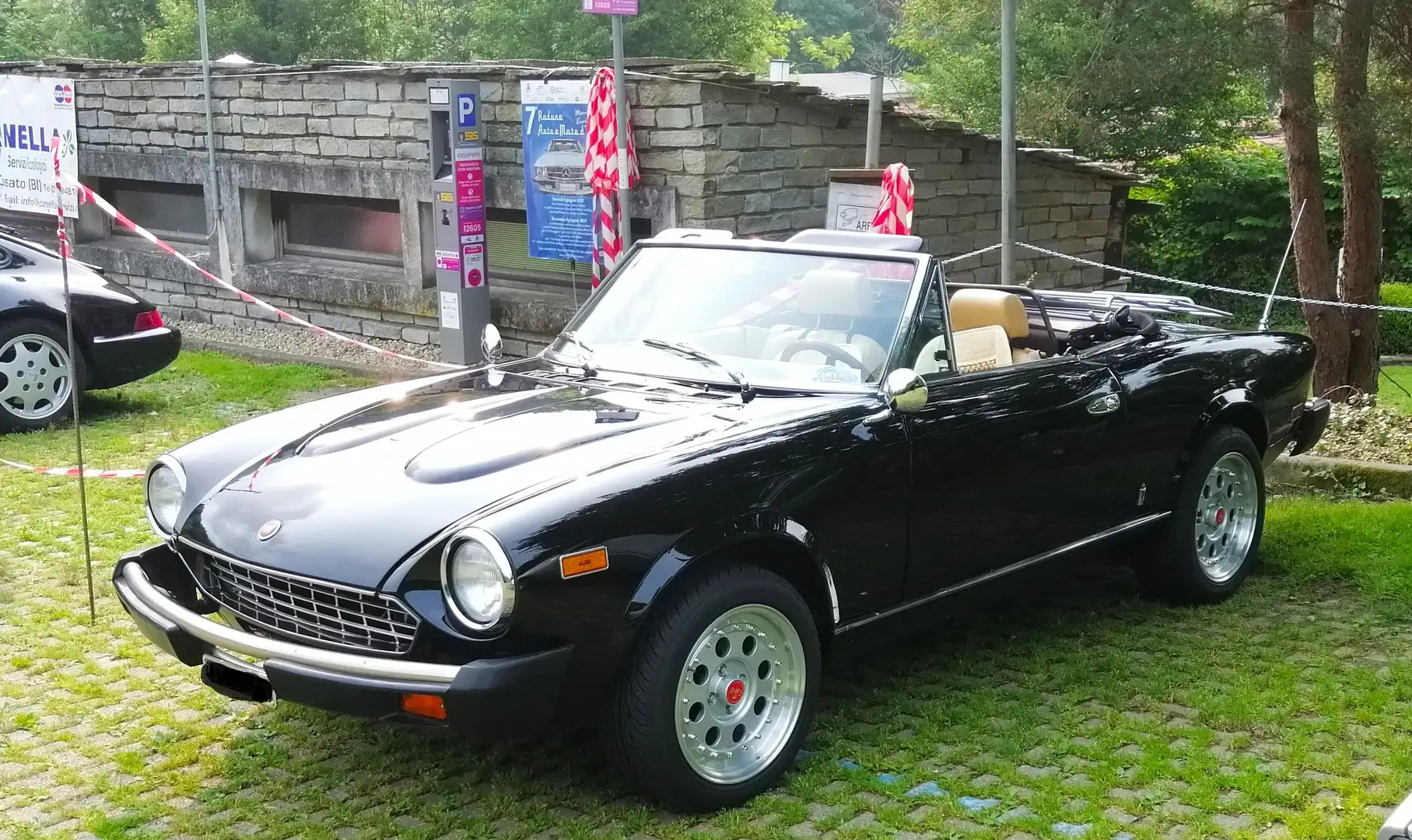 Fiat 124 Spider Spider America 2000 CC Nero - 1