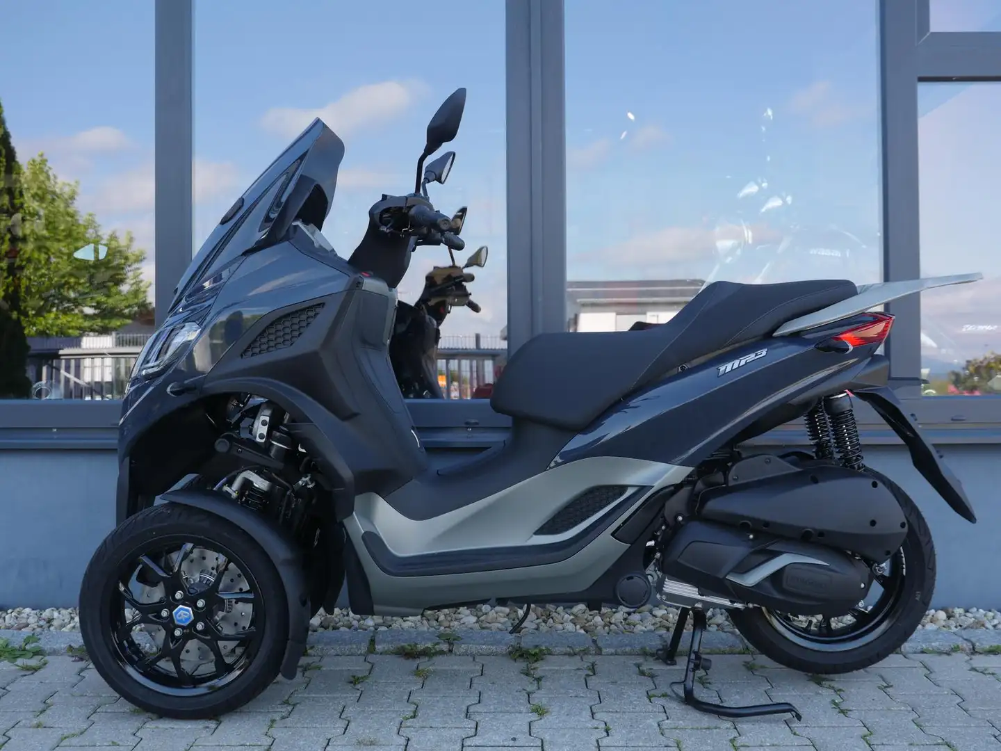 Piaggio MP3 300 MP3 310 - Grau Grafite - Facelift - neu - 2025 - 2