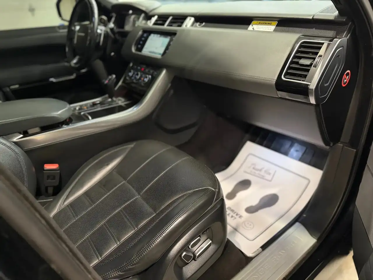 Land Rover Range Rover Sport снимка Land Rover Range Rover Sport