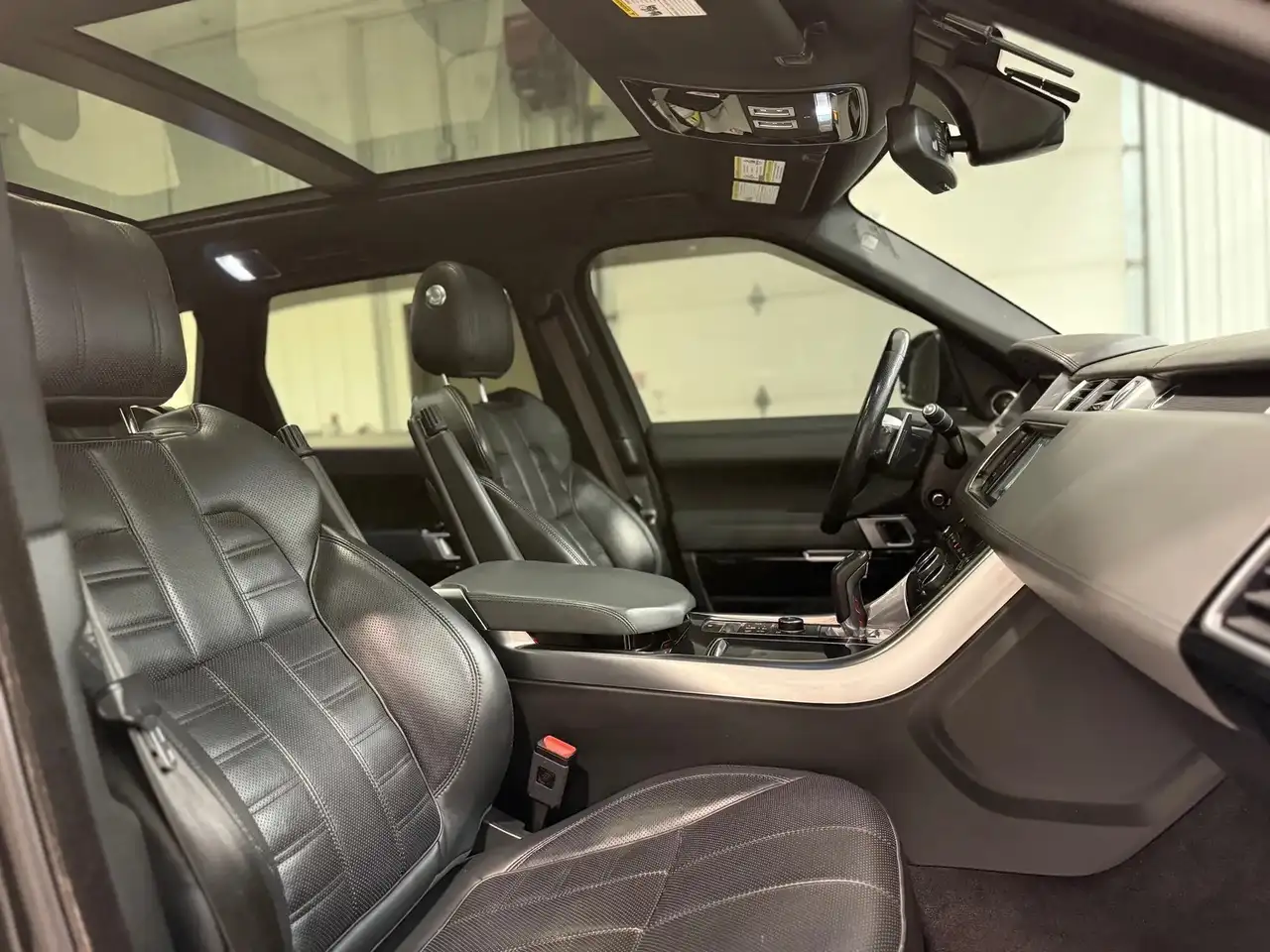 Land Rover Range Rover Sport снимка Land Rover Range Rover Sport