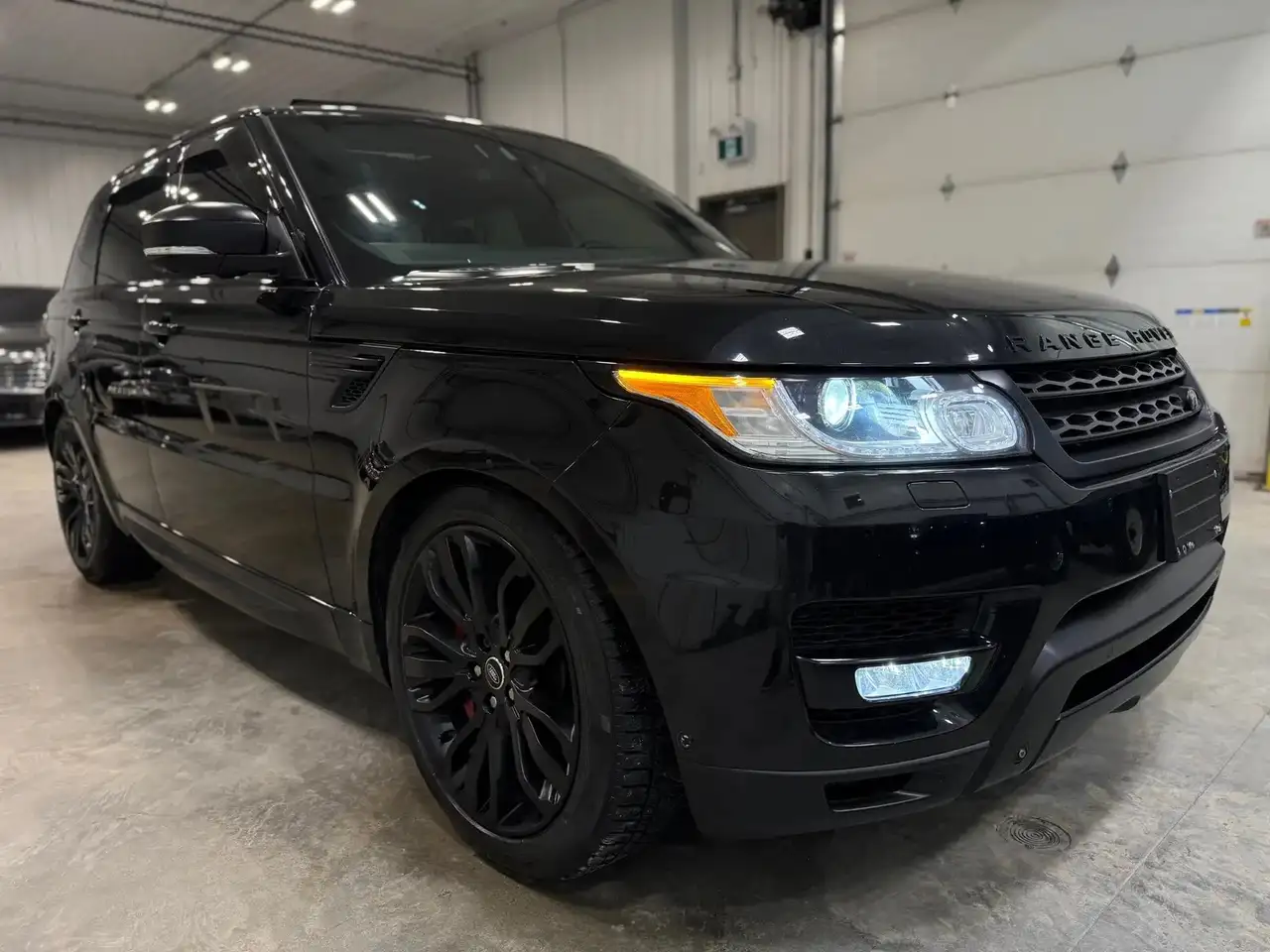 Land Rover Range Rover Sport снимка Land Rover Range Rover Sport