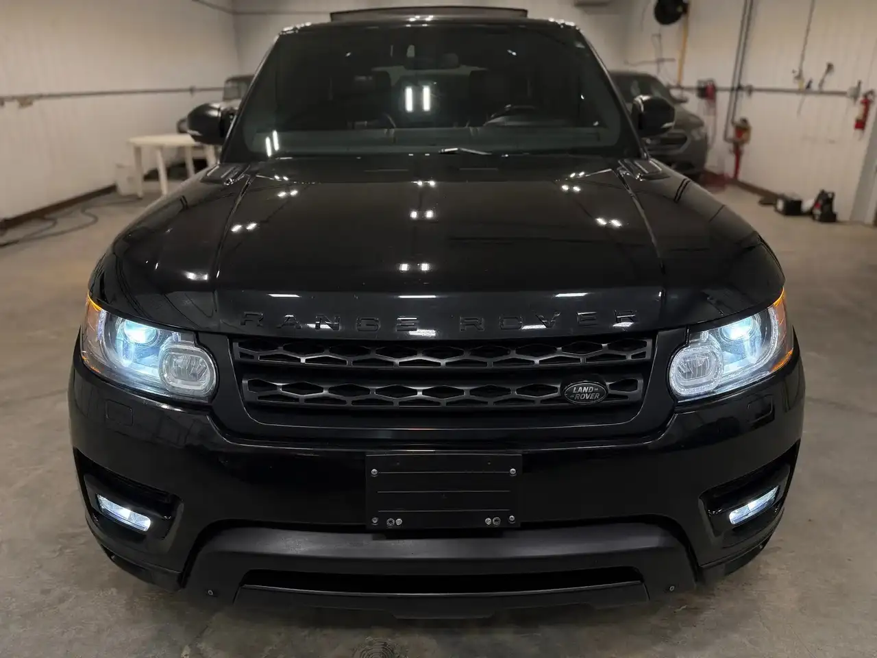 Land Rover Range Rover Sport снимка Land Rover Range Rover Sport