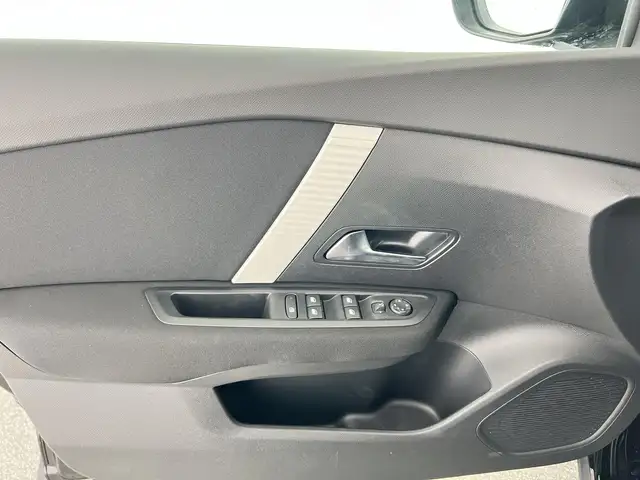 Citroen C4 view 13