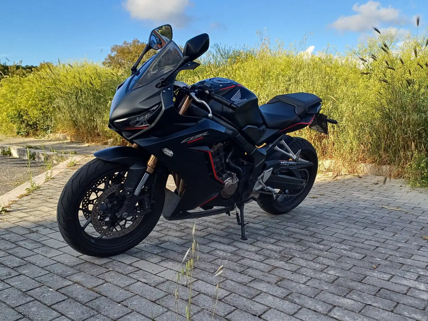 Honda CBR 650 Чорний - 1