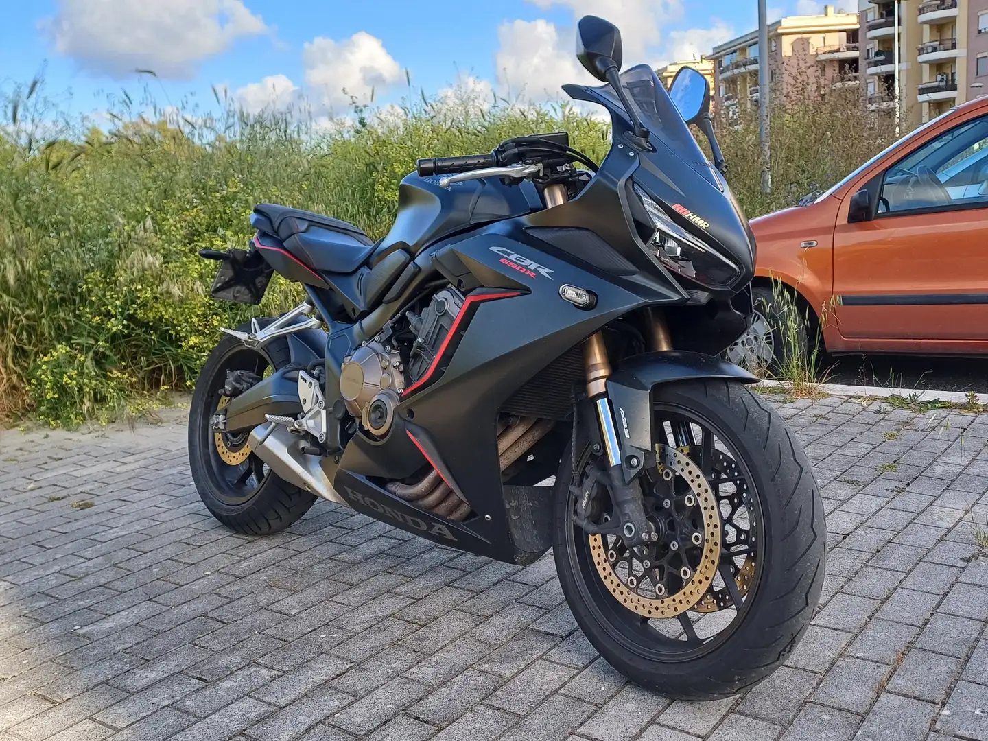 Honda CBR 650 Чорний - 2