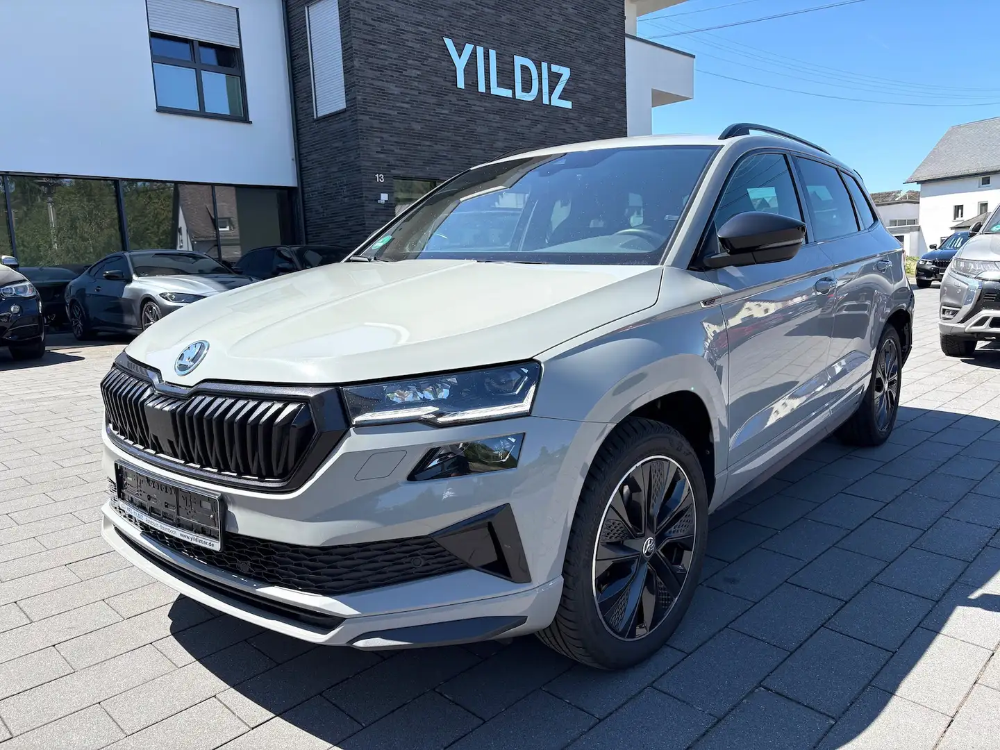 Skoda Karoq 2.0 TDI SPORTLINE LED ACC DIGI TACHO Gris - 1