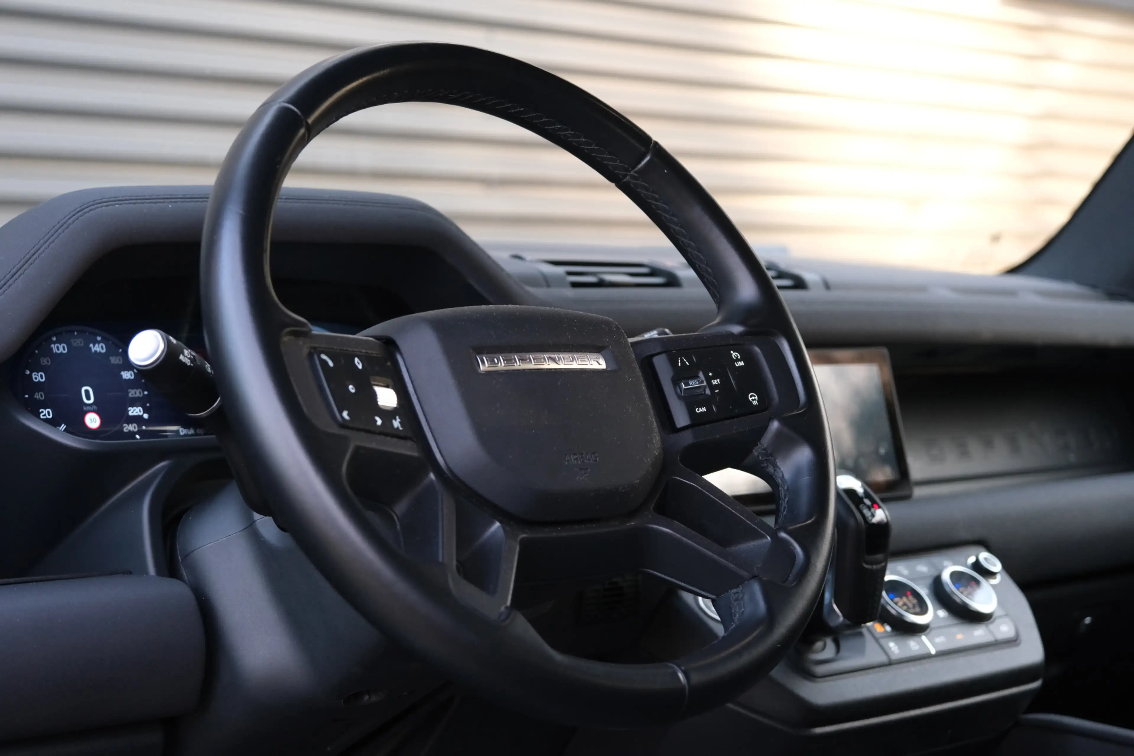 Land Rover Defender 3.0 D200 90 MHEV X-Dynamic SE | Grijs kenteken | V — photo 3