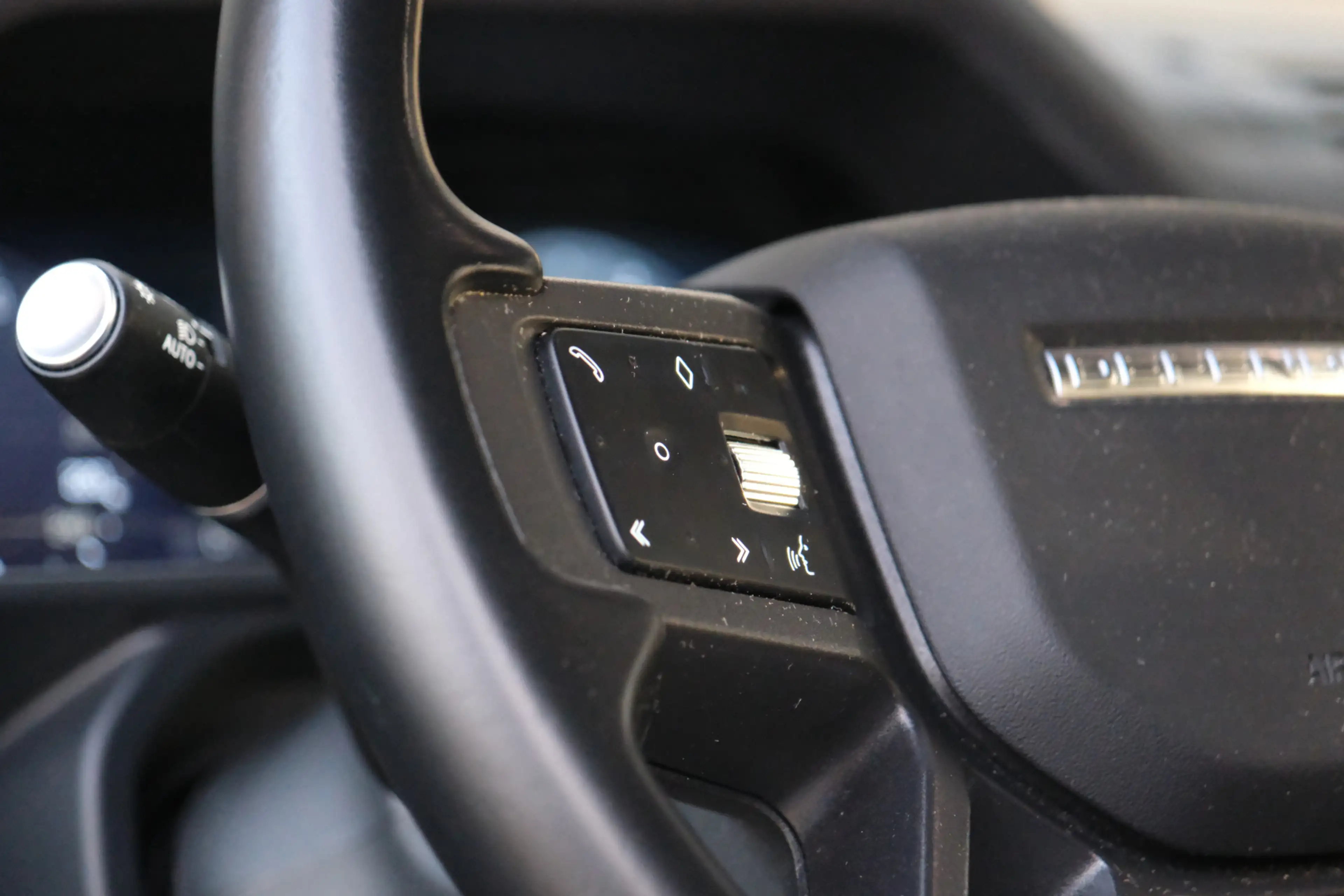 Land Rover Defender 3.0 D200 90 MHEV X-Dynamic SE | Grijs kenteken | V — photo 27