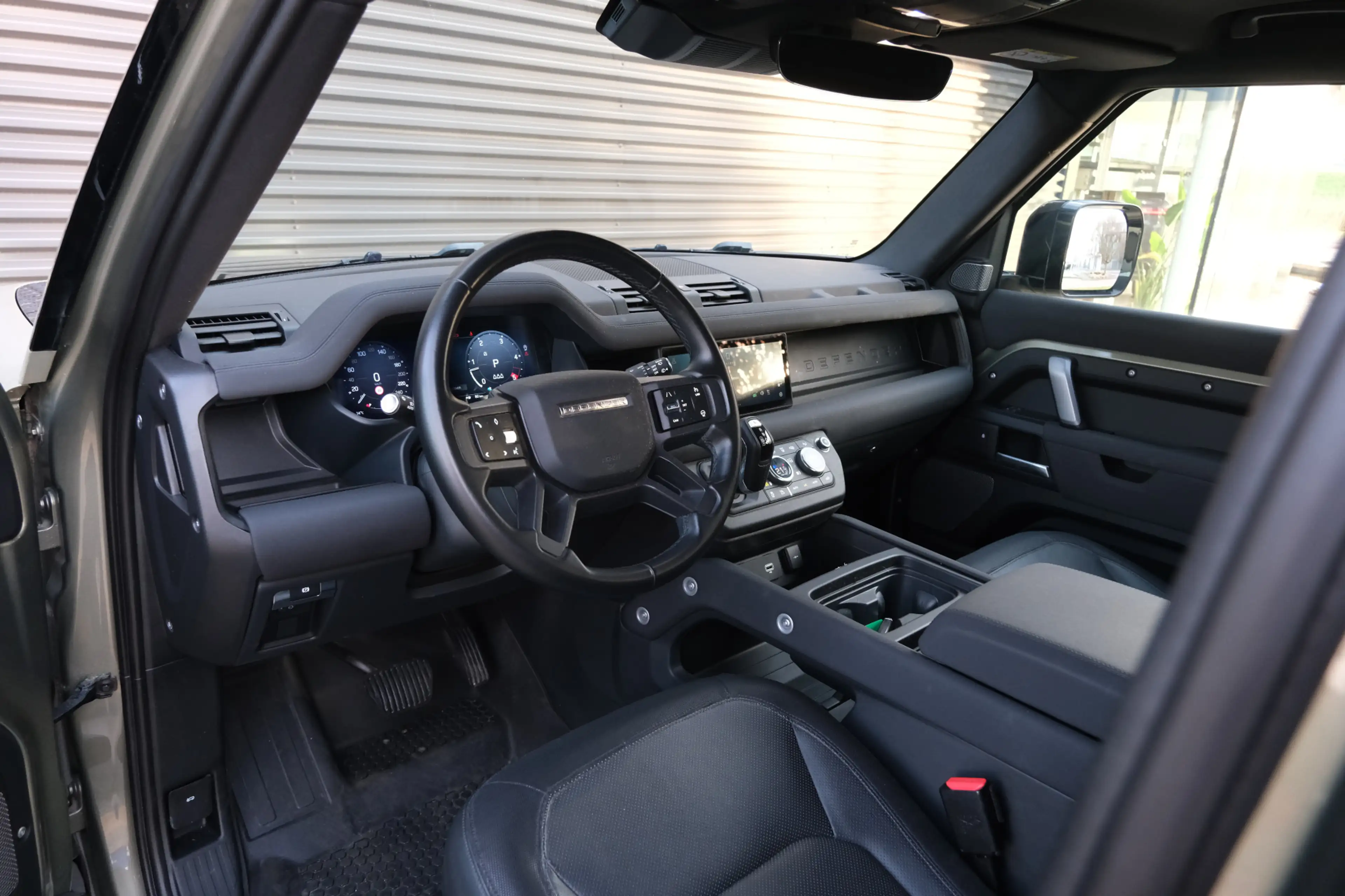 Land Rover Defender 3.0 D200 90 MHEV X-Dynamic SE | Grijs kenteken | V — photo 11