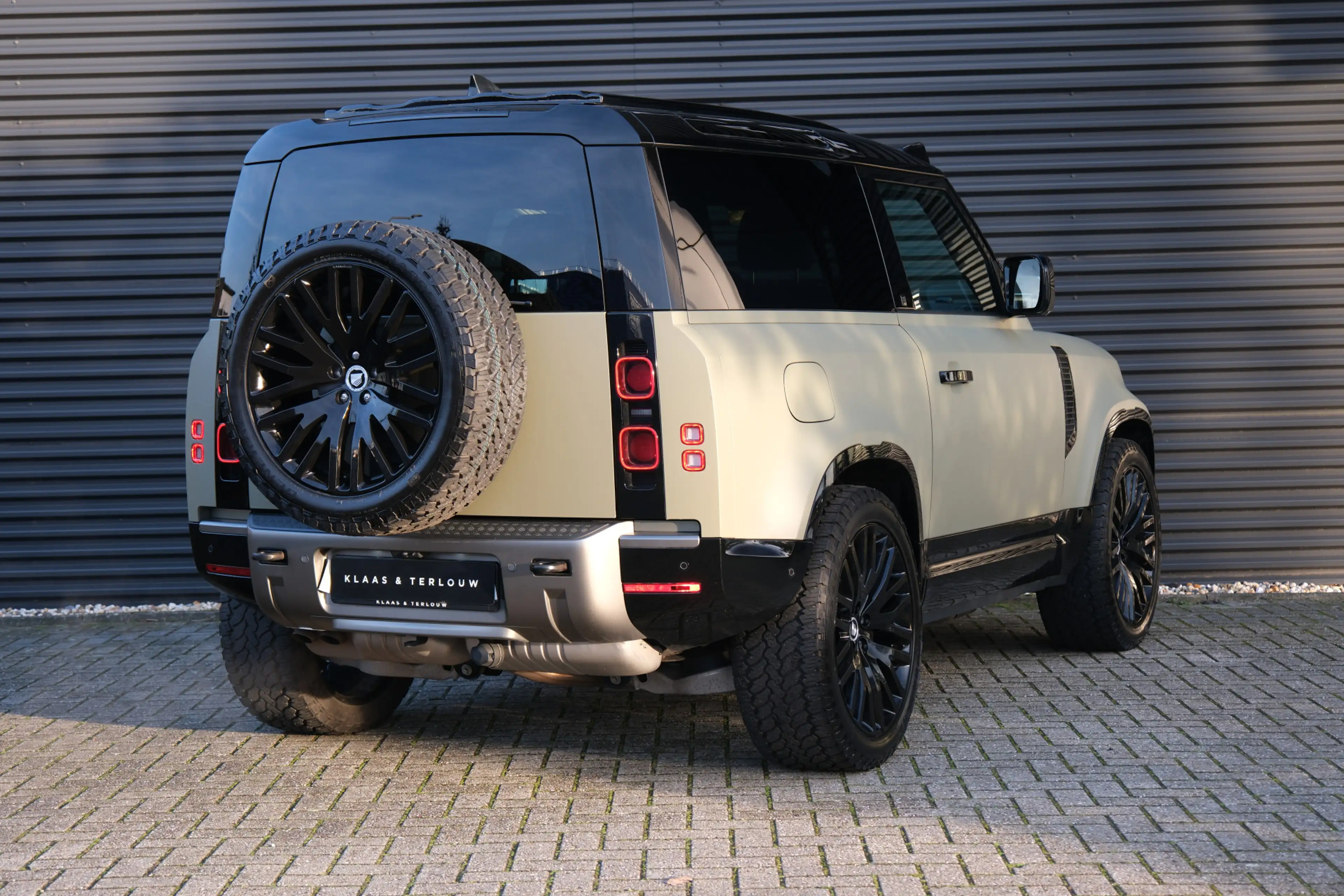 Land Rover Defender 3.0 D200 90 MHEV X-Dynamic SE | Grijs kenteken | V — photo 8