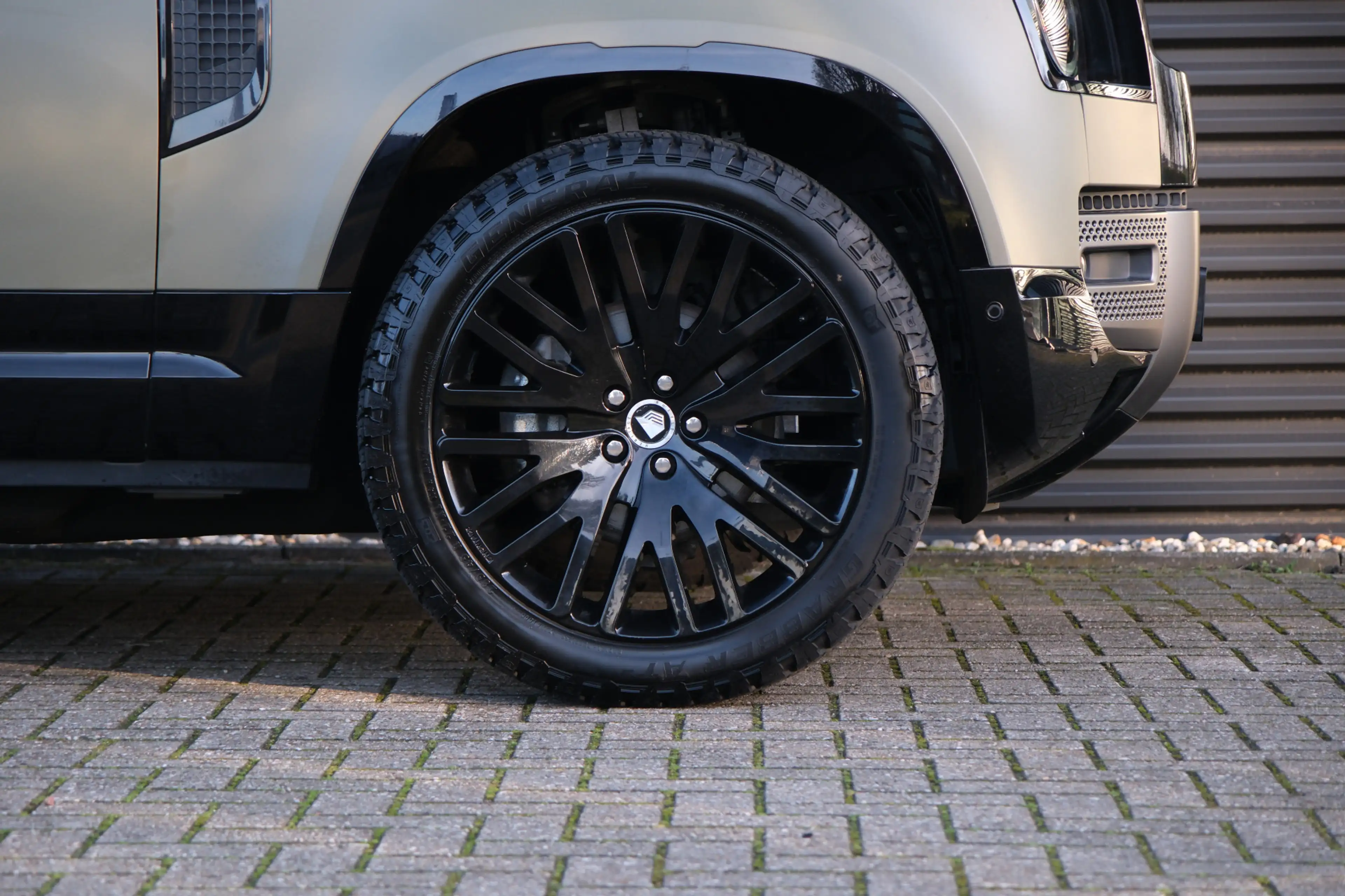 Land Rover Defender 3.0 D200 90 MHEV X-Dynamic SE | Grijs kenteken | V — photo 10