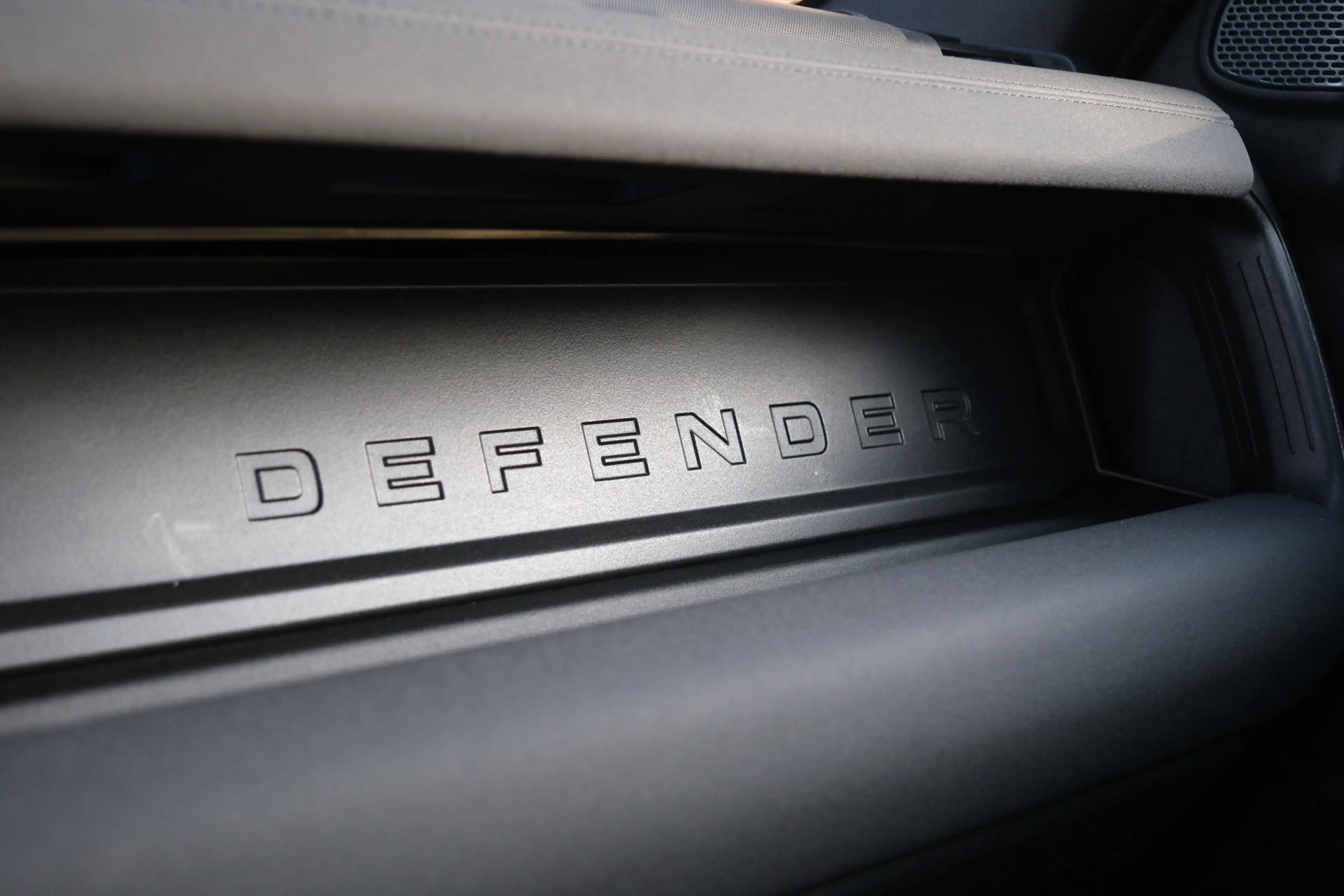 Land Rover Defender 3.0 D200 90 MHEV X-Dynamic SE | Grijs kenteken | V — photo 34