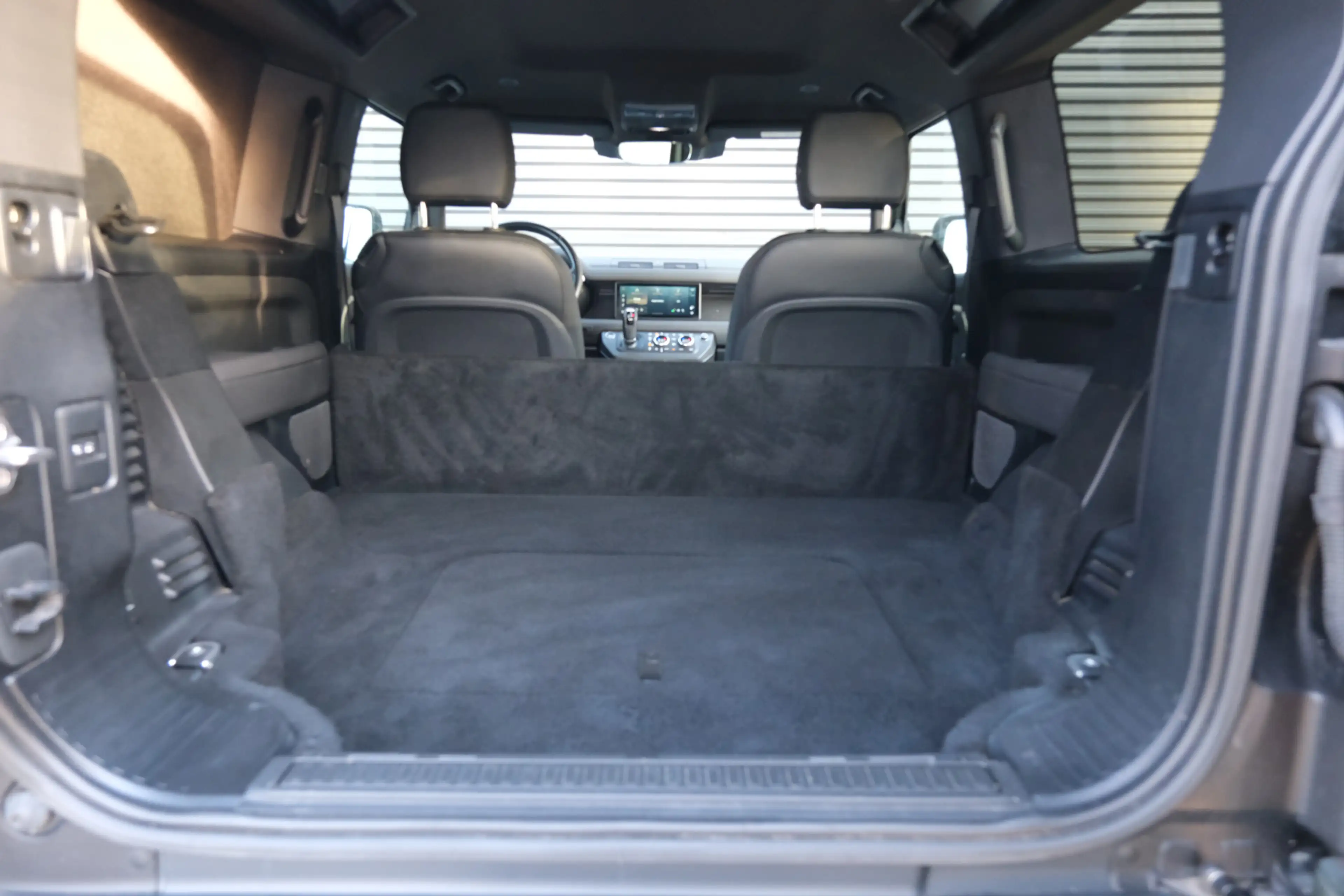 Land Rover Defender 3.0 D200 90 MHEV X-Dynamic SE | Grijs kenteken | V — photo 21