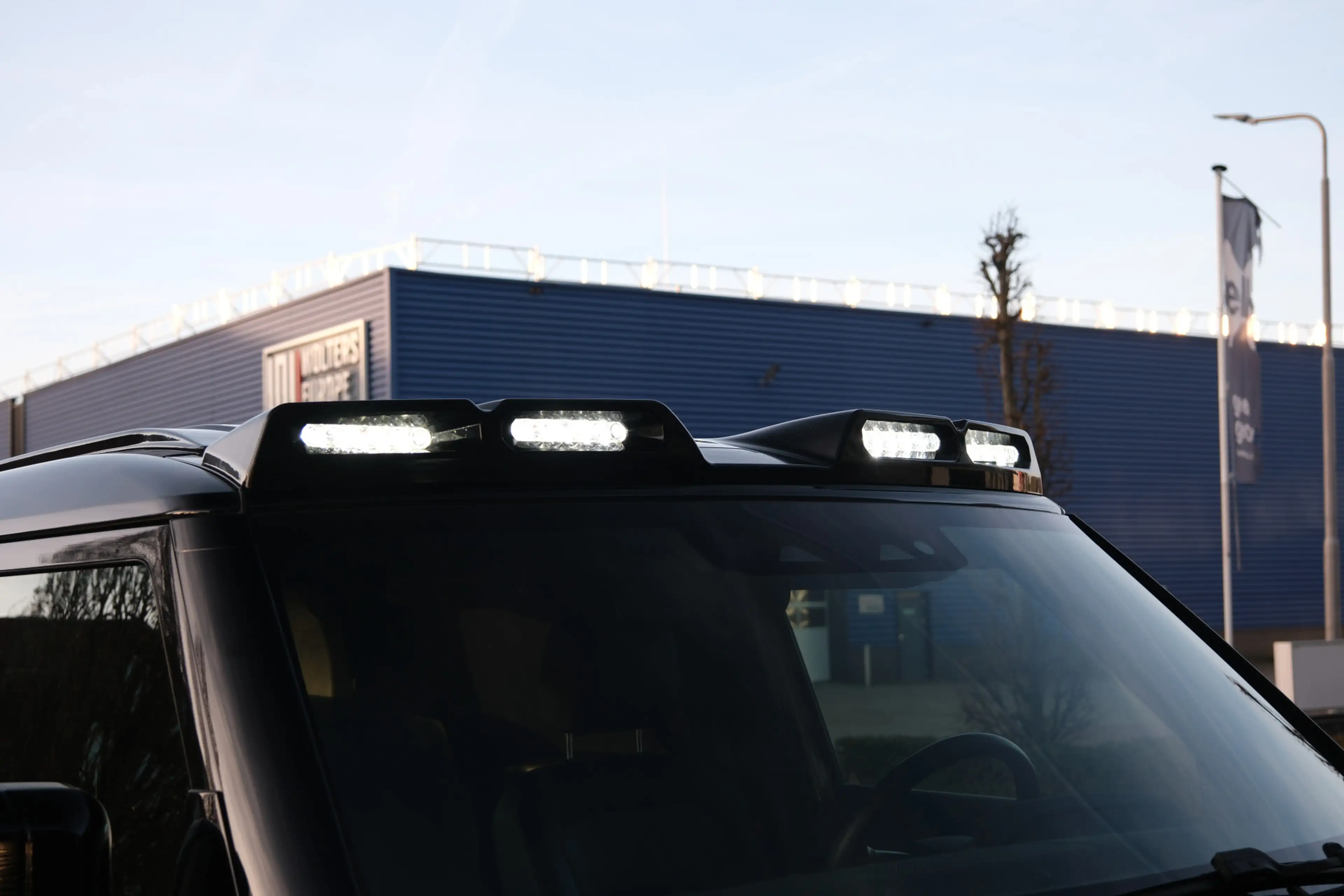 Land Rover Defender 3.0 D200 90 MHEV X-Dynamic SE | Grijs kenteken | V — photo 41