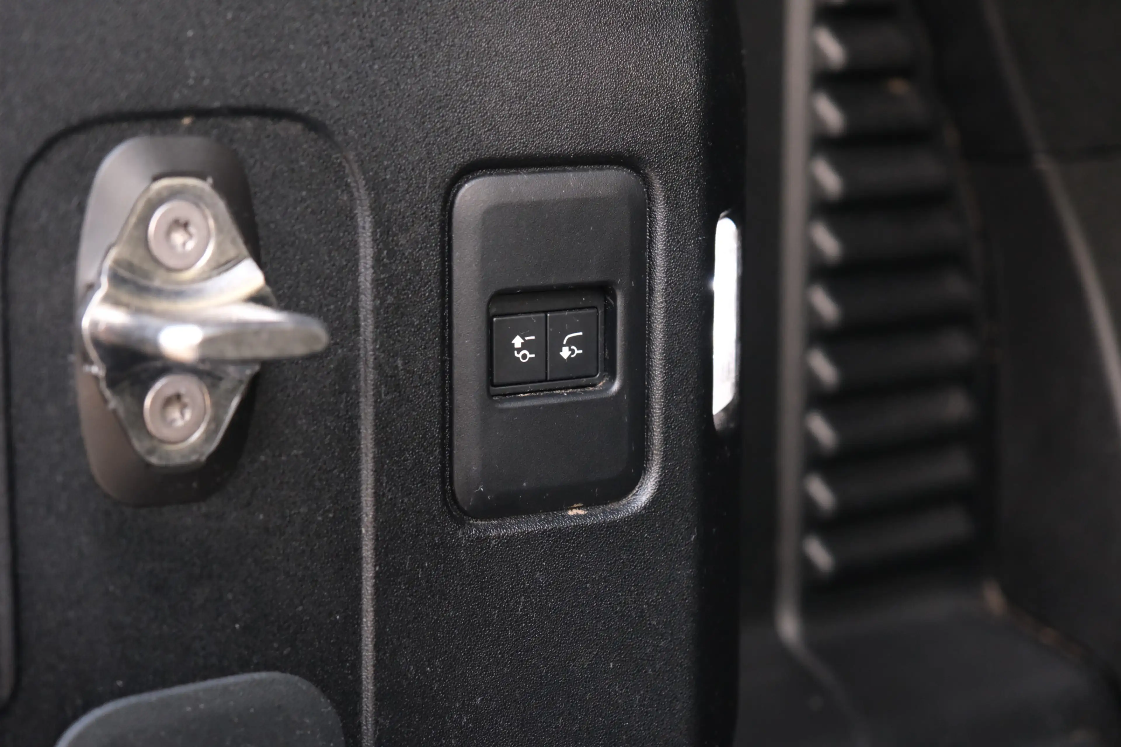 Land Rover Defender 3.0 D200 90 MHEV X-Dynamic SE | Grijs kenteken | V — photo 19