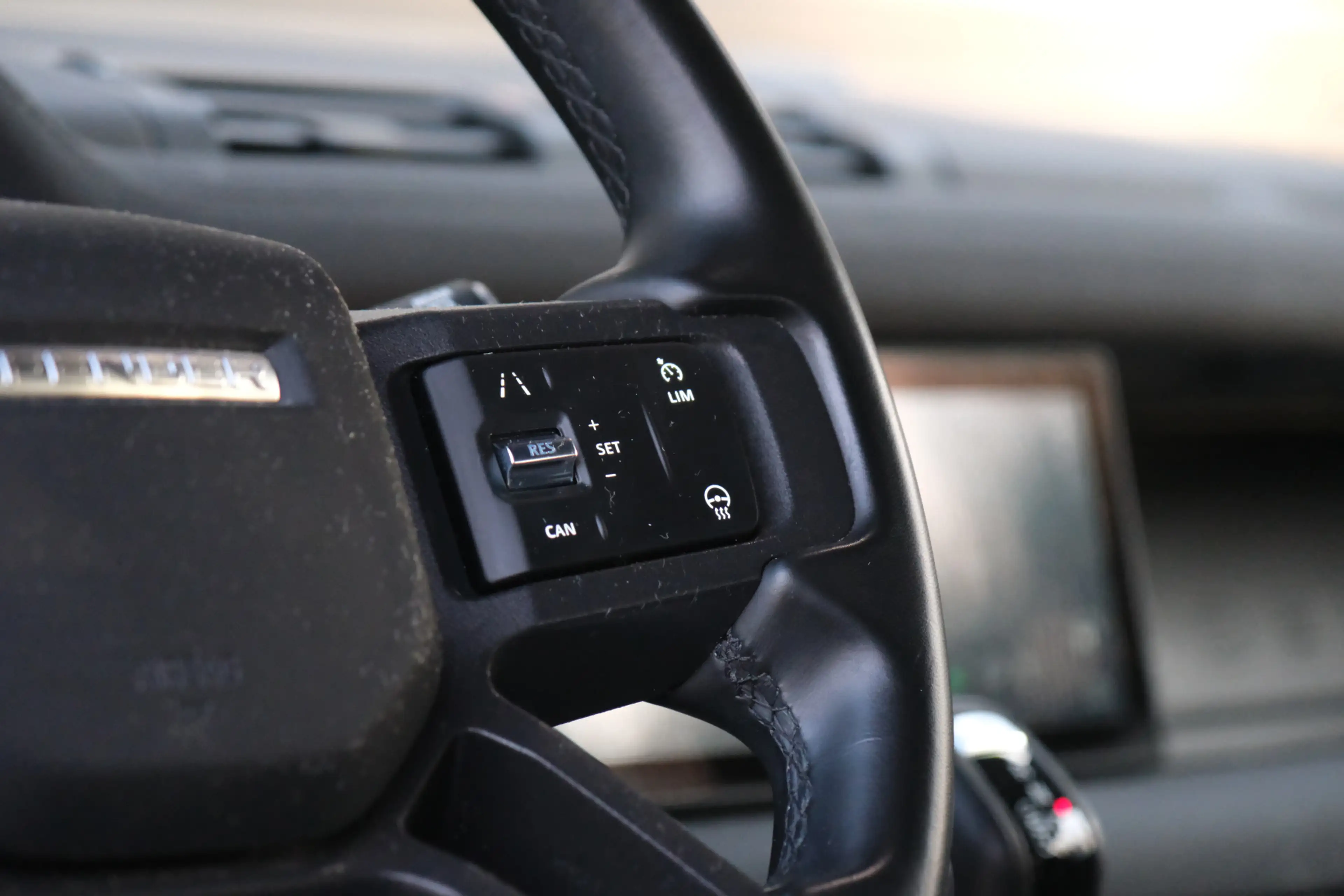 Land Rover Defender 3.0 D200 90 MHEV X-Dynamic SE | Grijs kenteken | V — photo 26
