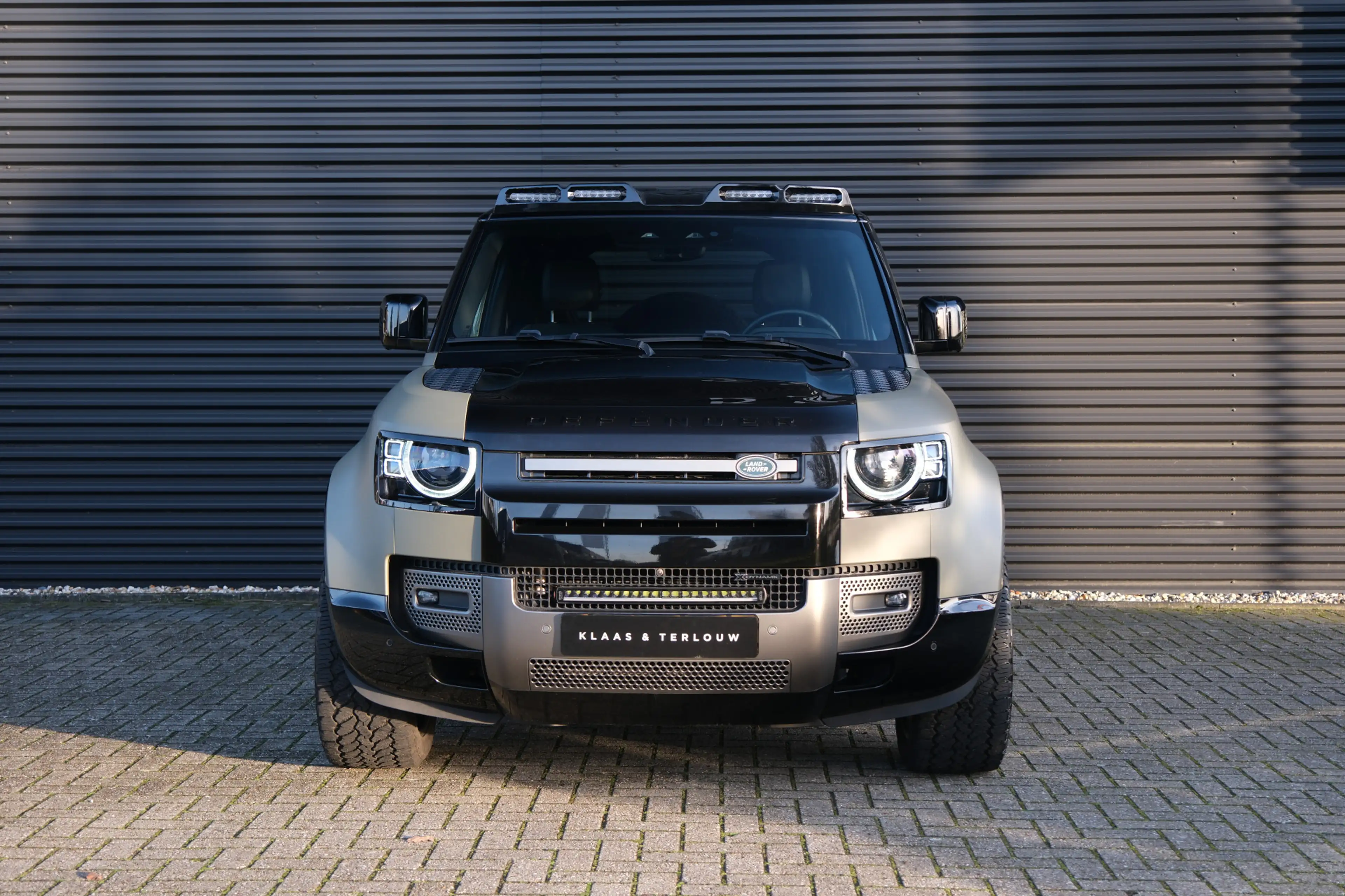 Land Rover Defender 3.0 D200 90 MHEV X-Dynamic SE | Grijs kenteken | V — photo 6