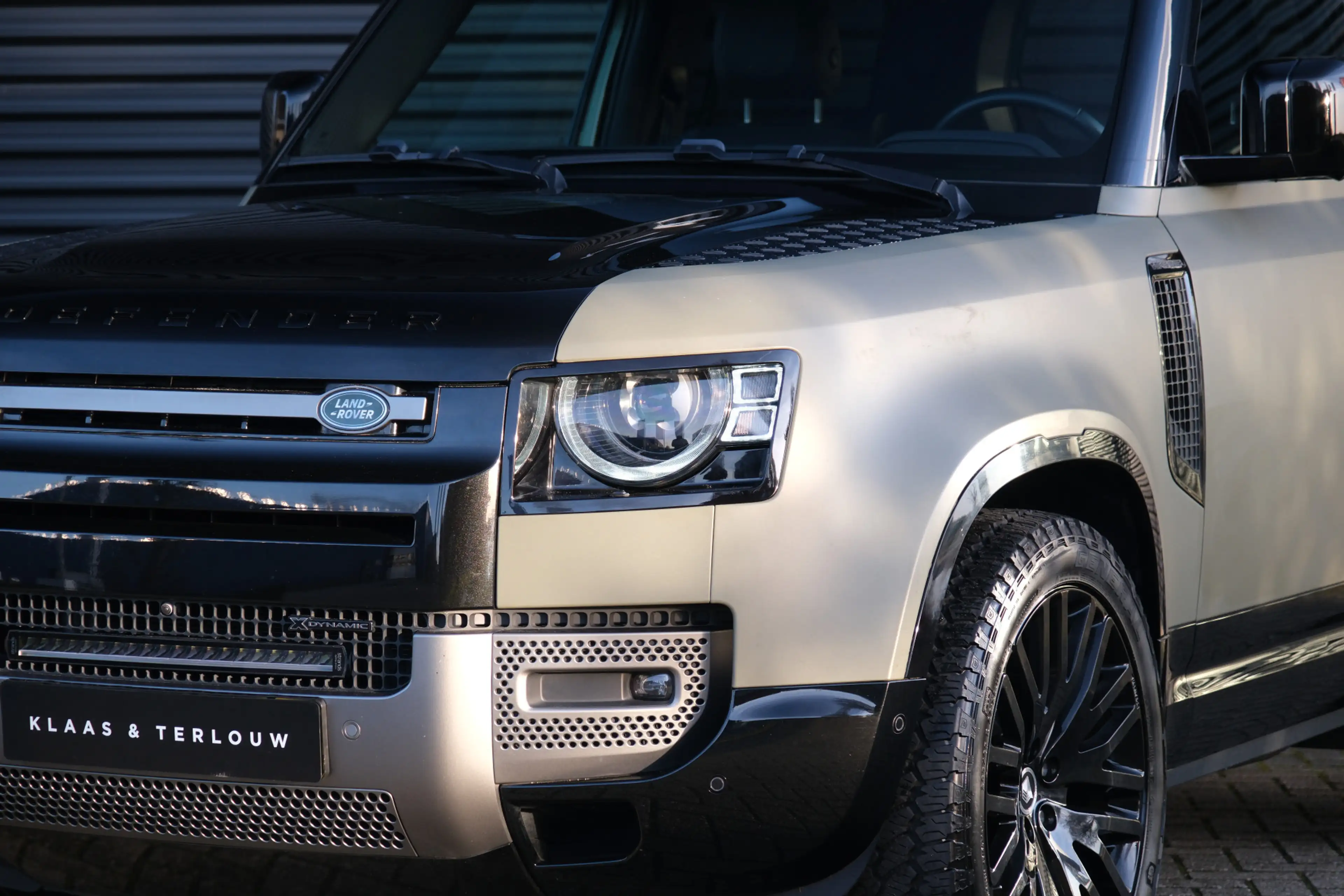 Land Rover Defender 3.0 D200 90 MHEV X-Dynamic SE | Grijs kenteken | V — photo 14