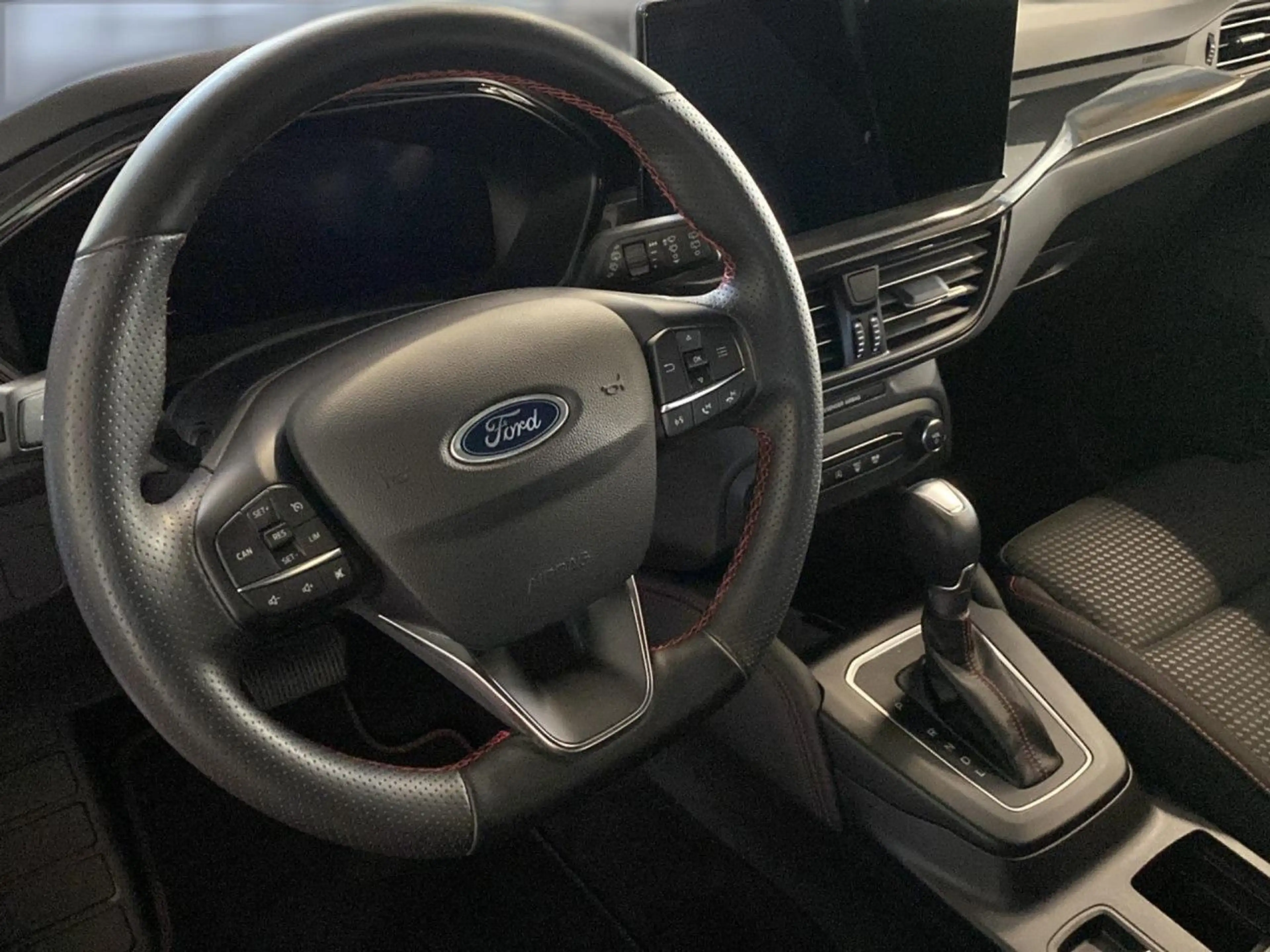 Ford Focus ST-Line X Bluetooth Navi LED Klima — photo 12