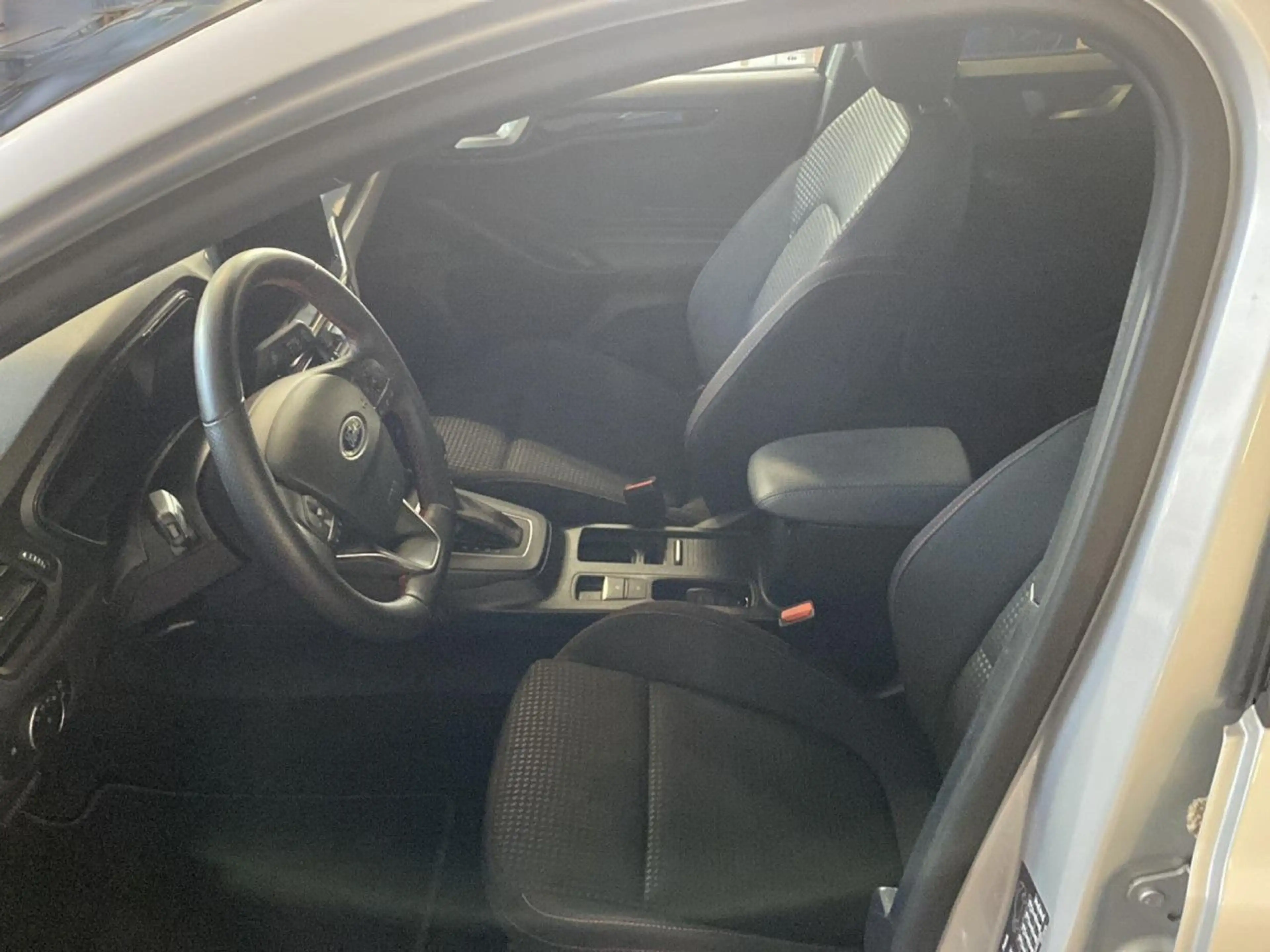 Ford Focus ST-Line X Bluetooth Navi LED Klima — photo 10