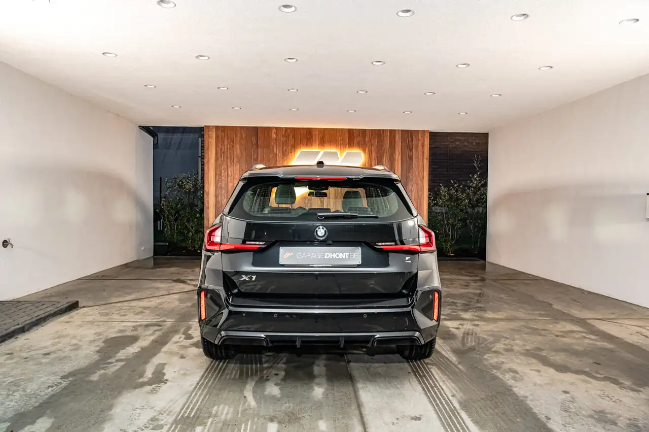 BMW X1 sdrive 18i M sport, keyless, camera, adaptive led 5